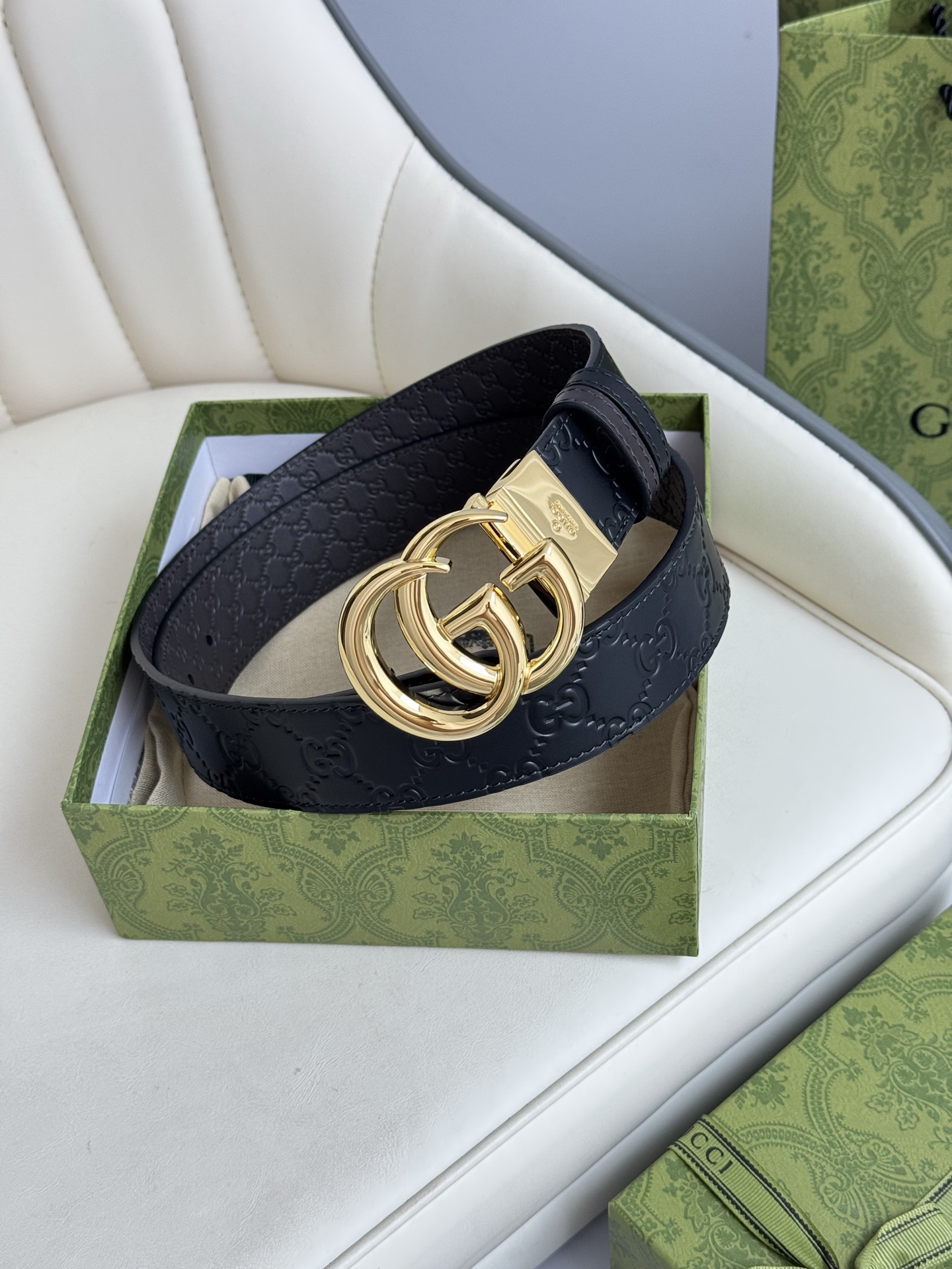 
Gucci，原厂精密电渡扣头，意大利原厂皮，宽3.8cm，代购级。