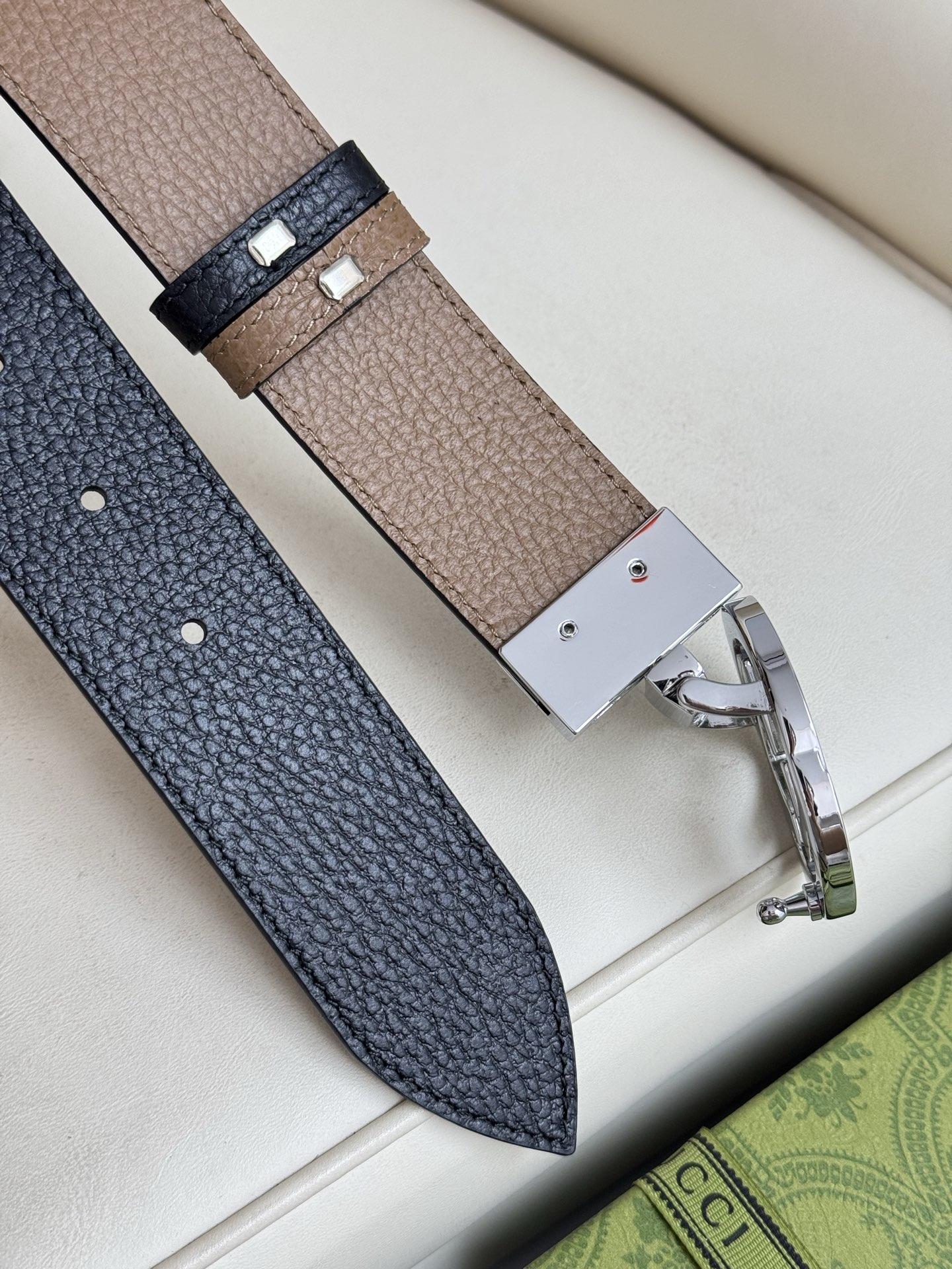
Gucci，原厂精密电渡扣头，意大利原厂皮，宽3.8cm，代购级。
