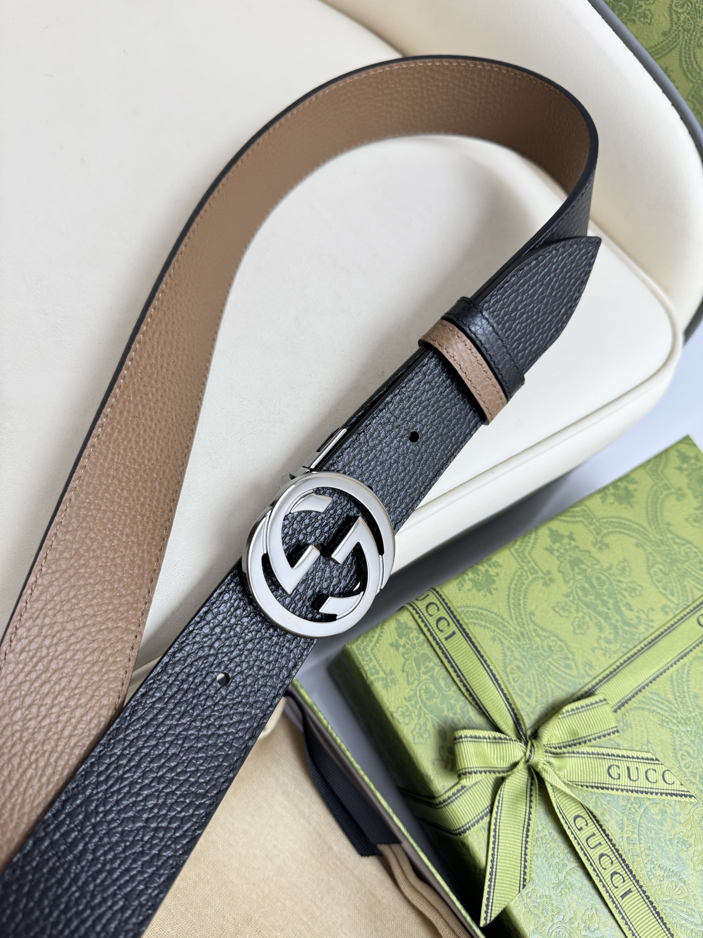 
Gucci，原厂精密电渡扣头，意大利原厂皮，宽3.8cm，代购级。