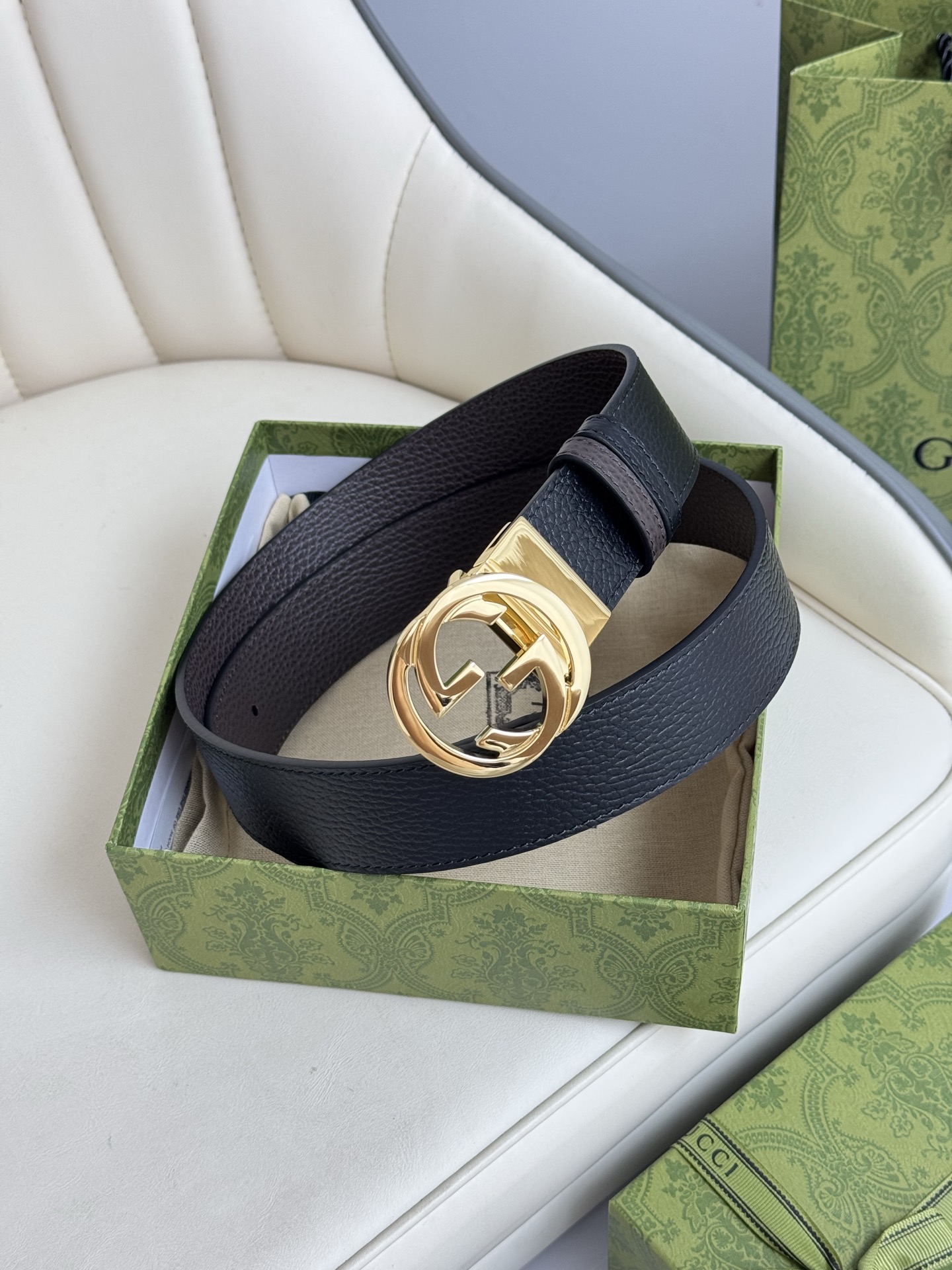 
Gucci，原厂精密电渡扣头，意大利原厂皮，宽3.8cm，代购级。