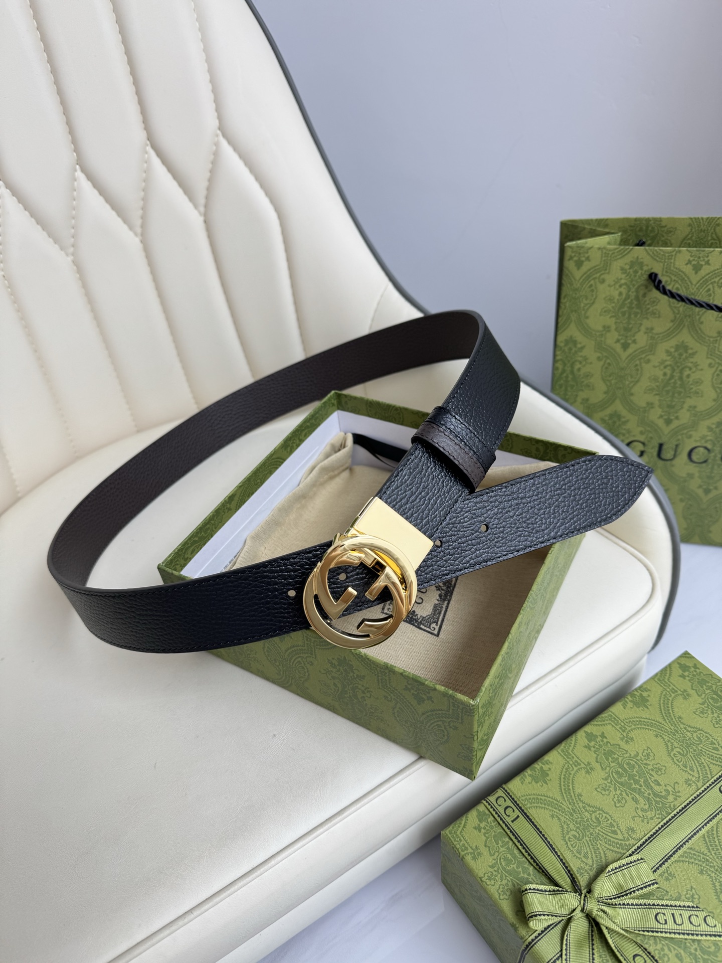 
Gucci，原厂精密电渡扣头，意大利原厂皮，宽3.8cm，代购级。