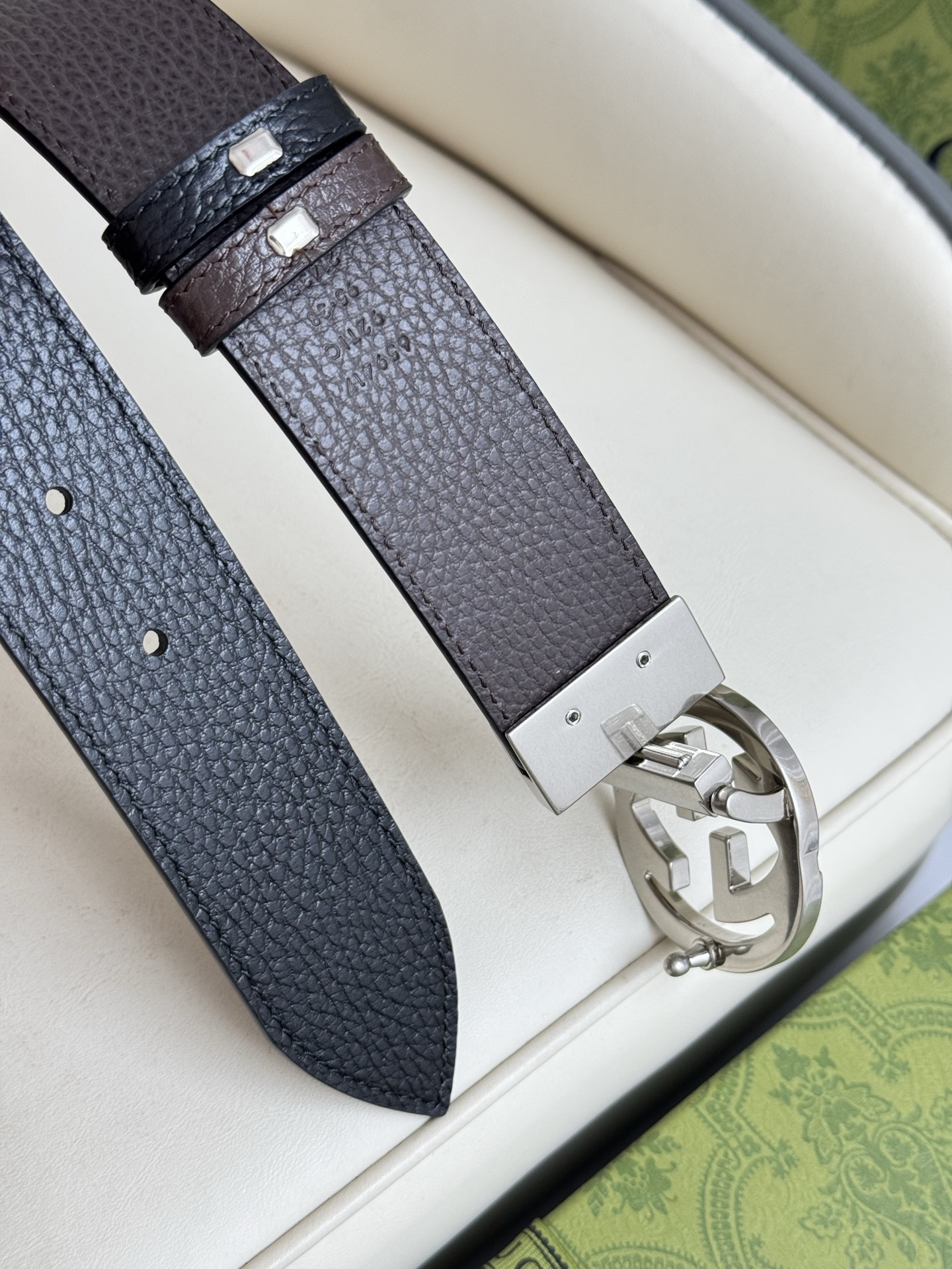 
Gucci，原厂精密电渡扣头，意大利原厂皮，宽3.8cm，代购级。