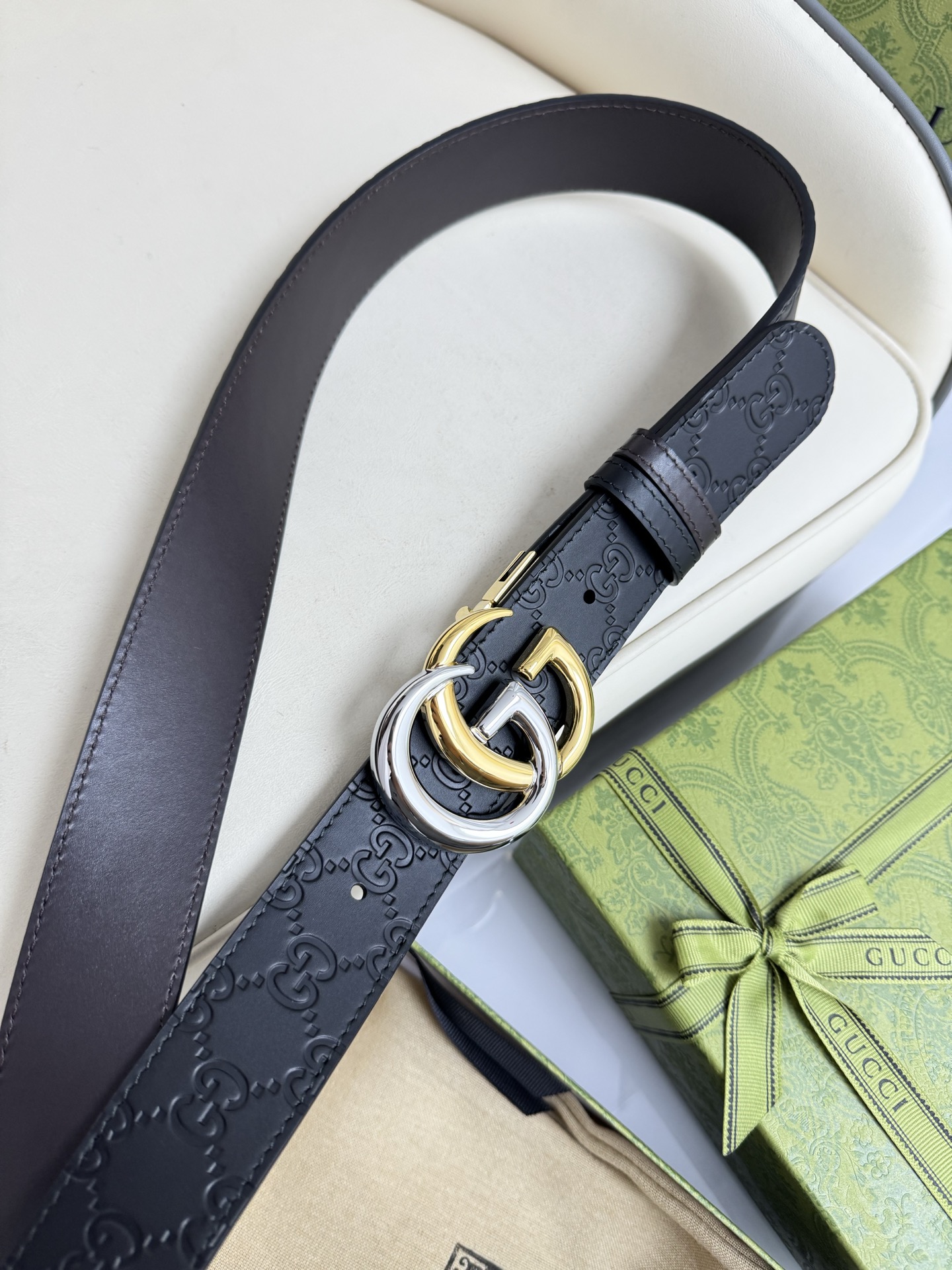 
Gucci，原厂精密电渡扣头，意大利原厂皮，宽3.8cm，代购级。