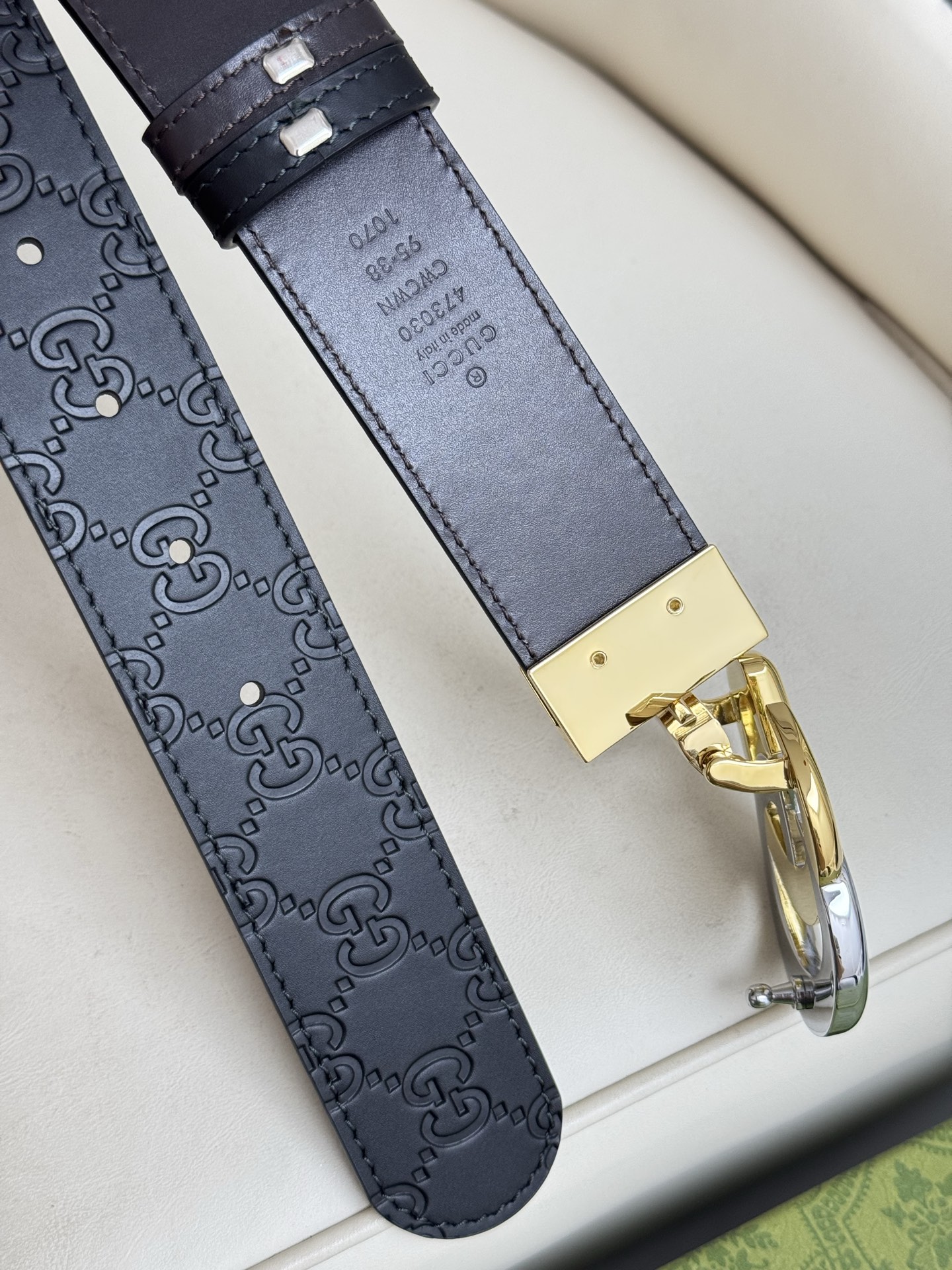 
Gucci，原厂精密电渡扣头，意大利原厂皮，宽3.8cm，代购级。