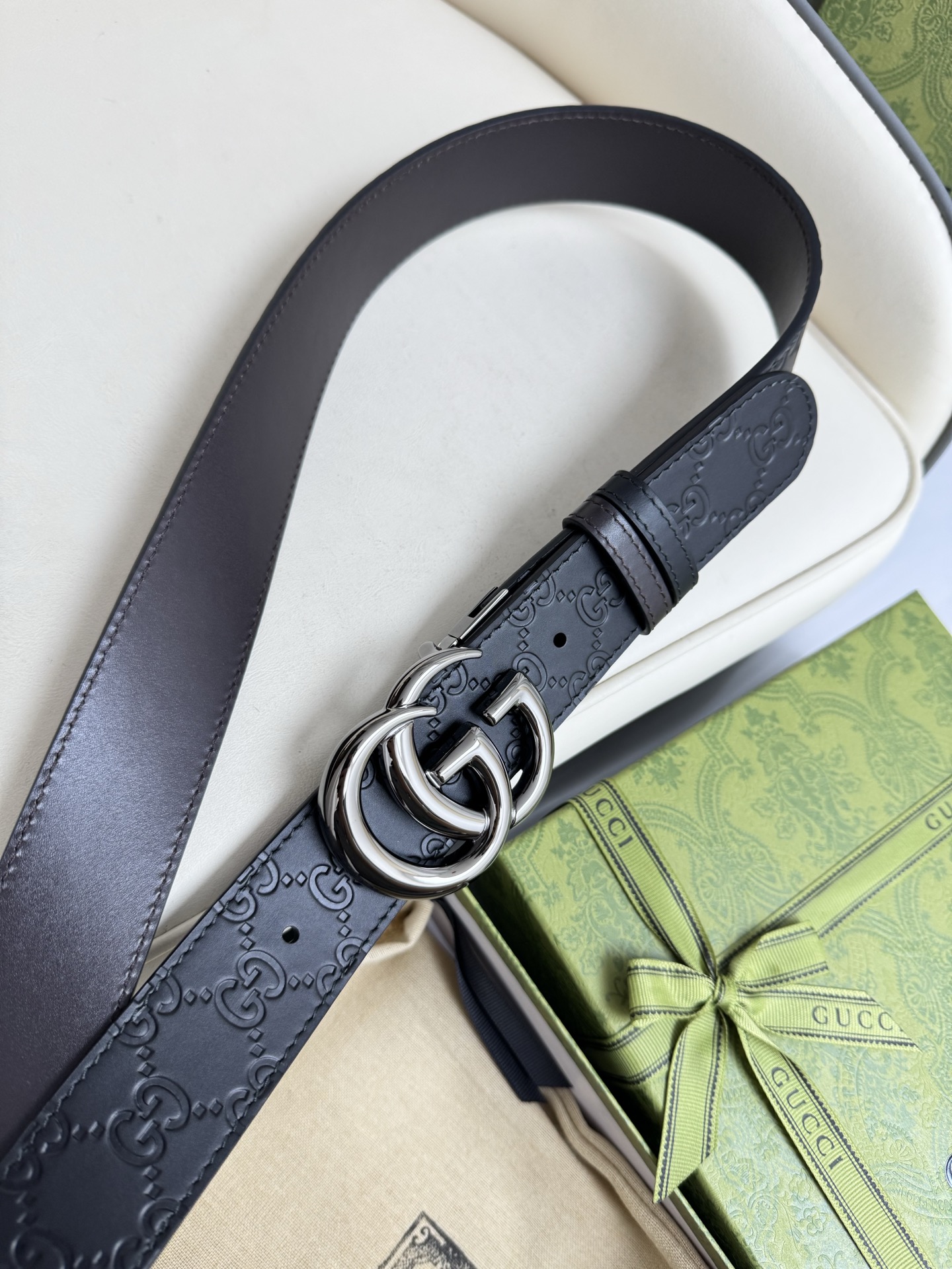 
Gucci，原厂精密电渡扣头，意大利原厂皮，宽3.8cm，代购级。