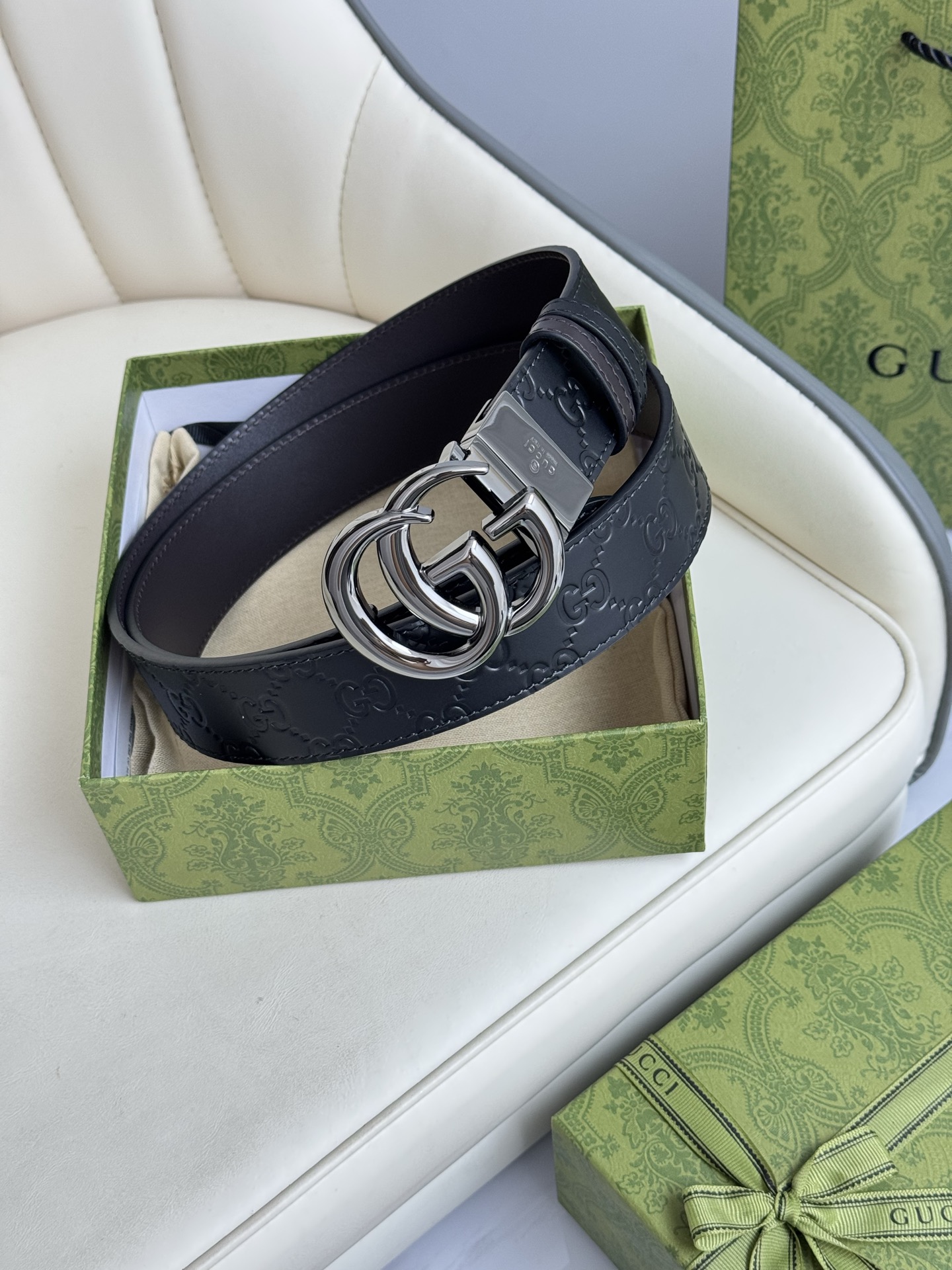 
Gucci，原厂精密电渡扣头，意大利原厂皮，宽3.8cm，代购级。
