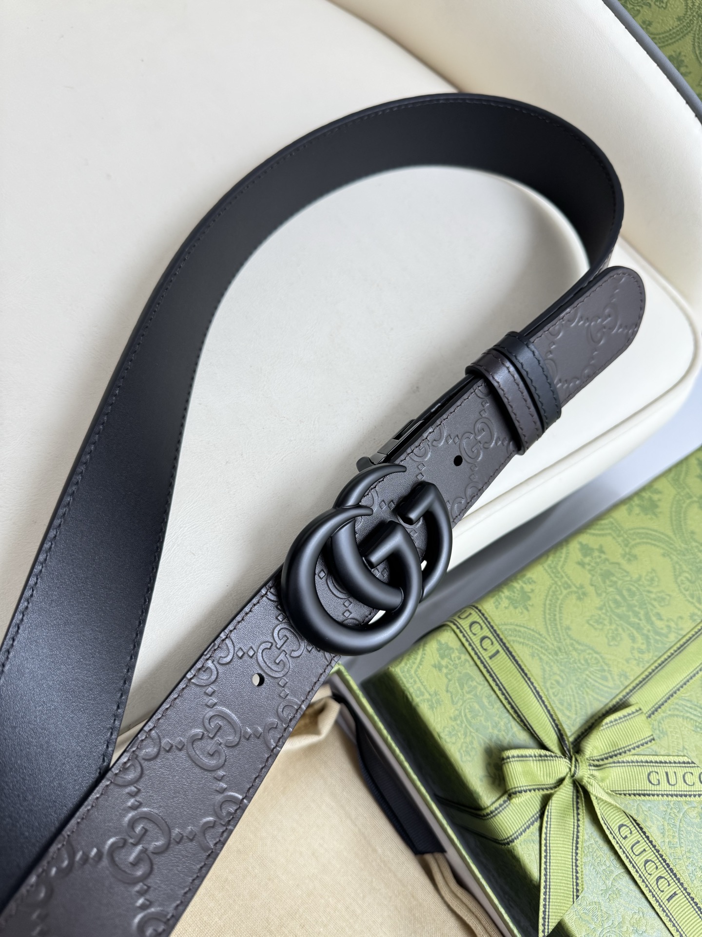 
Gucci，原厂精密电渡扣头，意大利原厂皮，宽3.8cm，代购级。