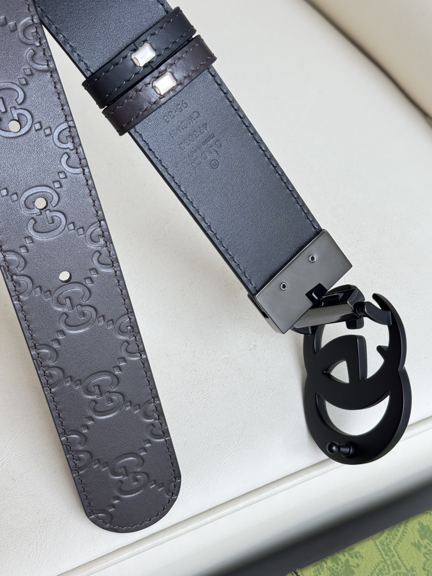 
Gucci，原厂精密电渡扣头，意大利原厂皮，宽3.8cm，代购级。