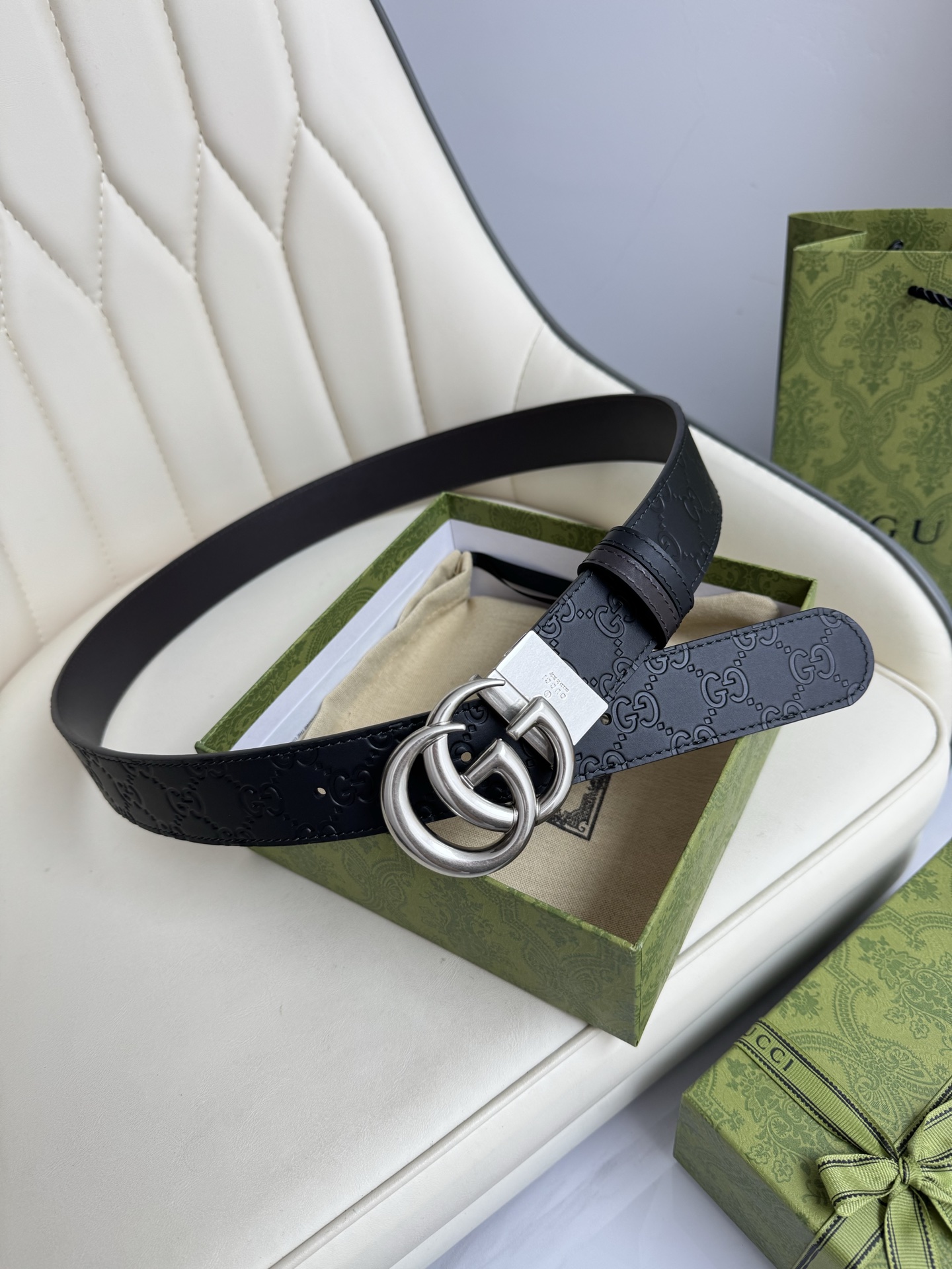
Gucci，原厂精密电渡扣头，意大利原厂皮，宽3.8cm，代购级。