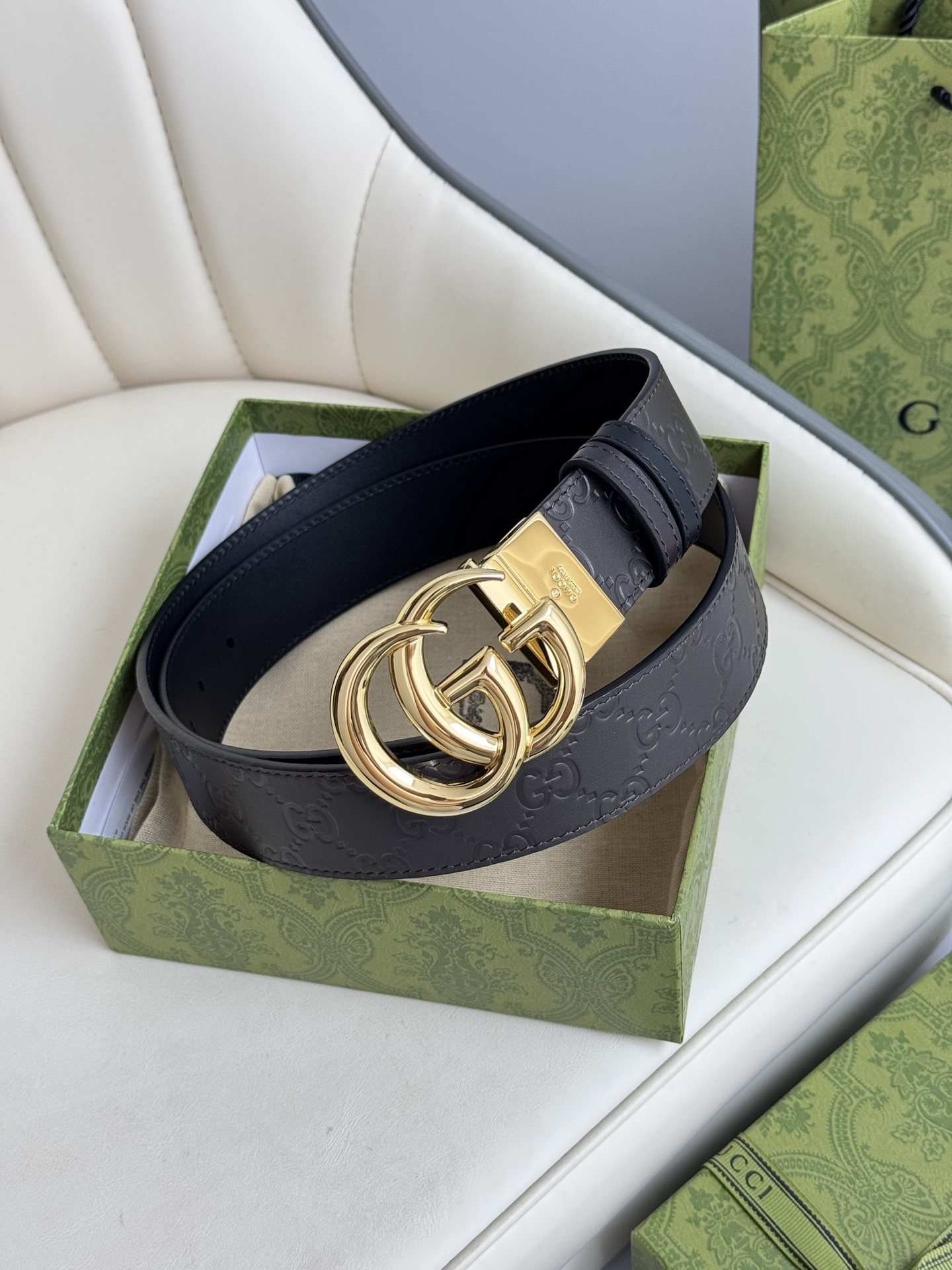 
Gucci，原厂精密电渡扣头，意大利原厂皮，宽3.8cm，代购级。