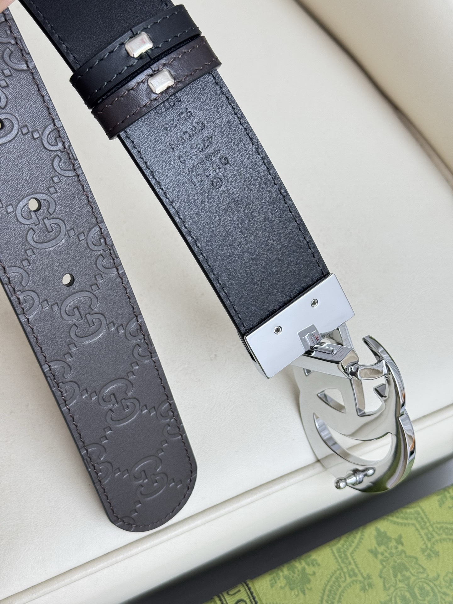 
Gucci，原厂精密电渡扣头，意大利原厂皮，宽3.8cm，代购级。