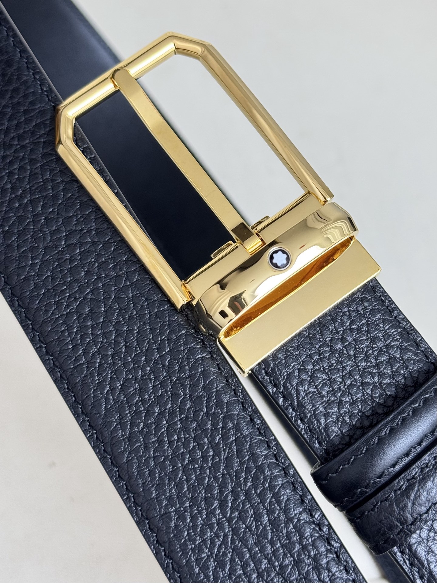 上質でスタイリッシュなベルトを厳選