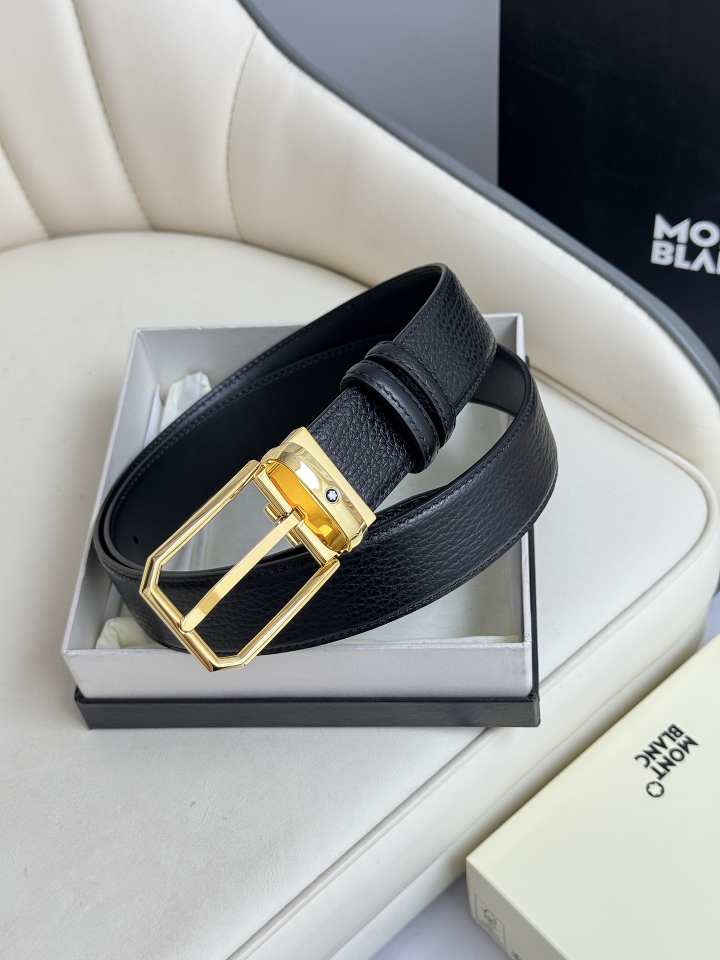 上質でスタイリッシュなベルトを厳選