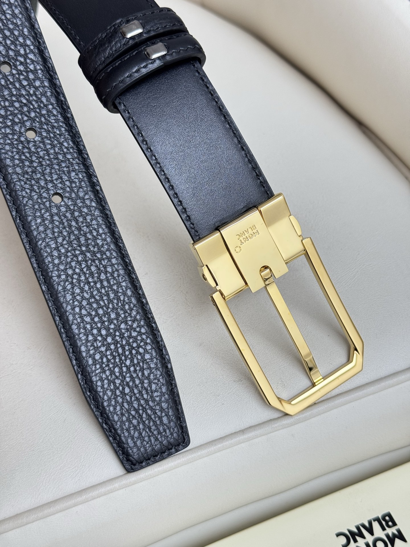 上質でスタイリッシュなベルトを厳選