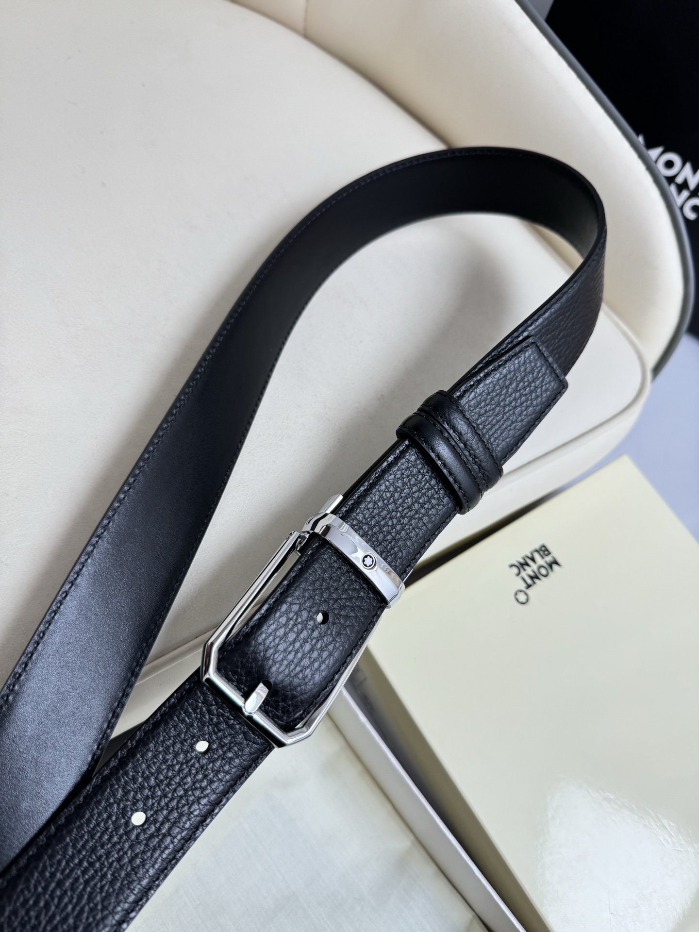 上質でスタイリッシュなベルトを厳選