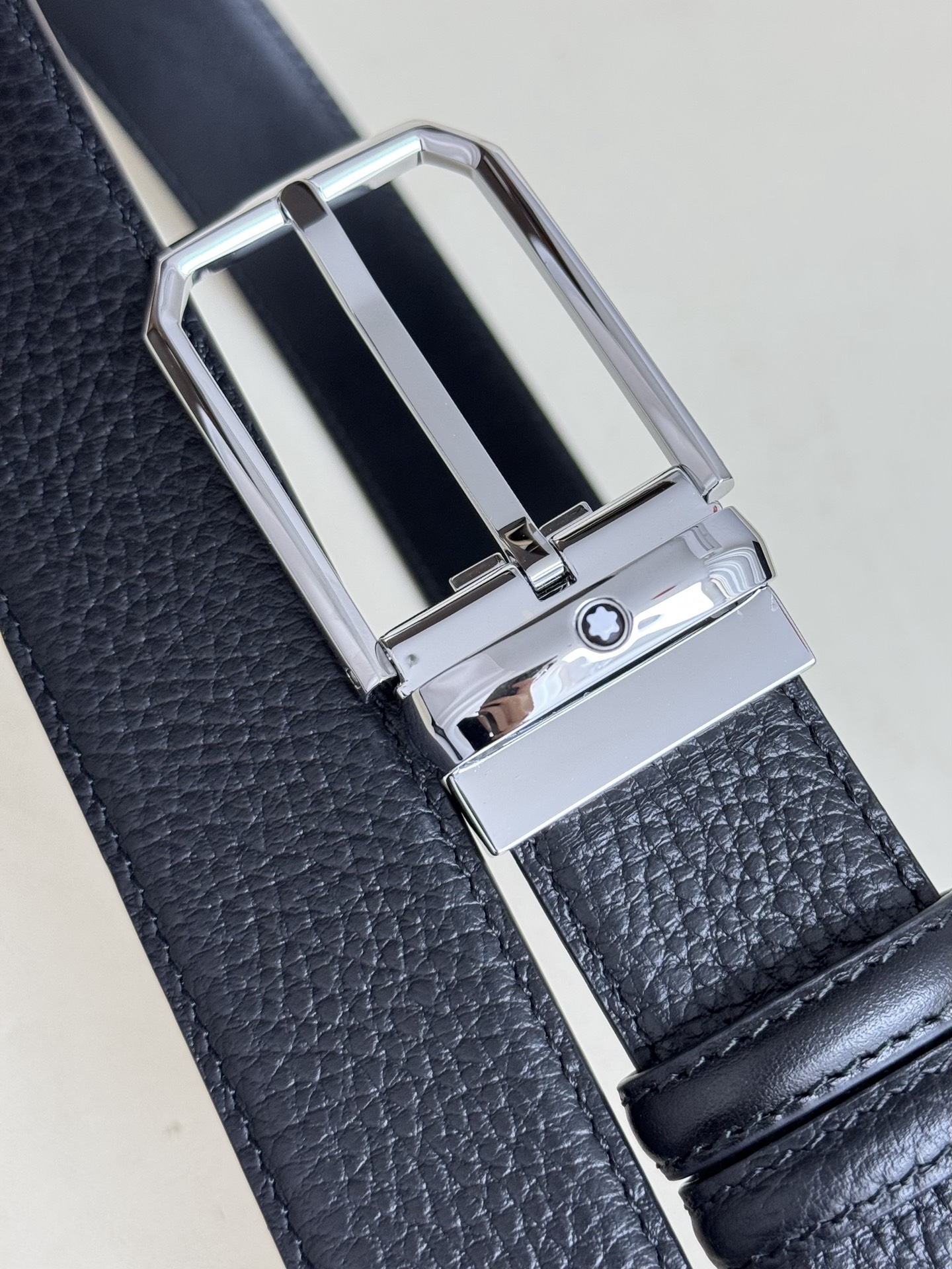 上質でスタイリッシュなベルトを厳選