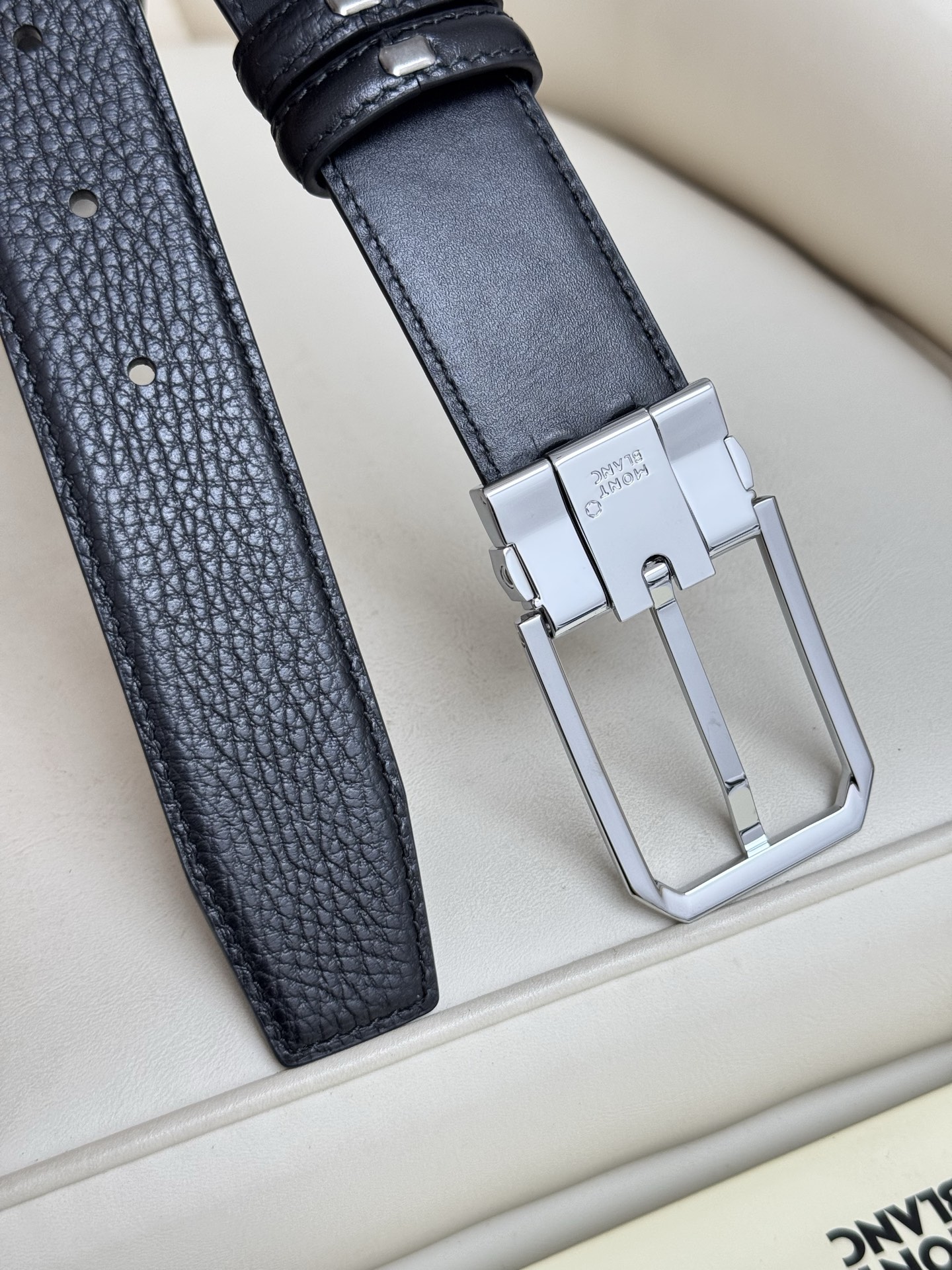 上質でスタイリッシュなベルトを厳選