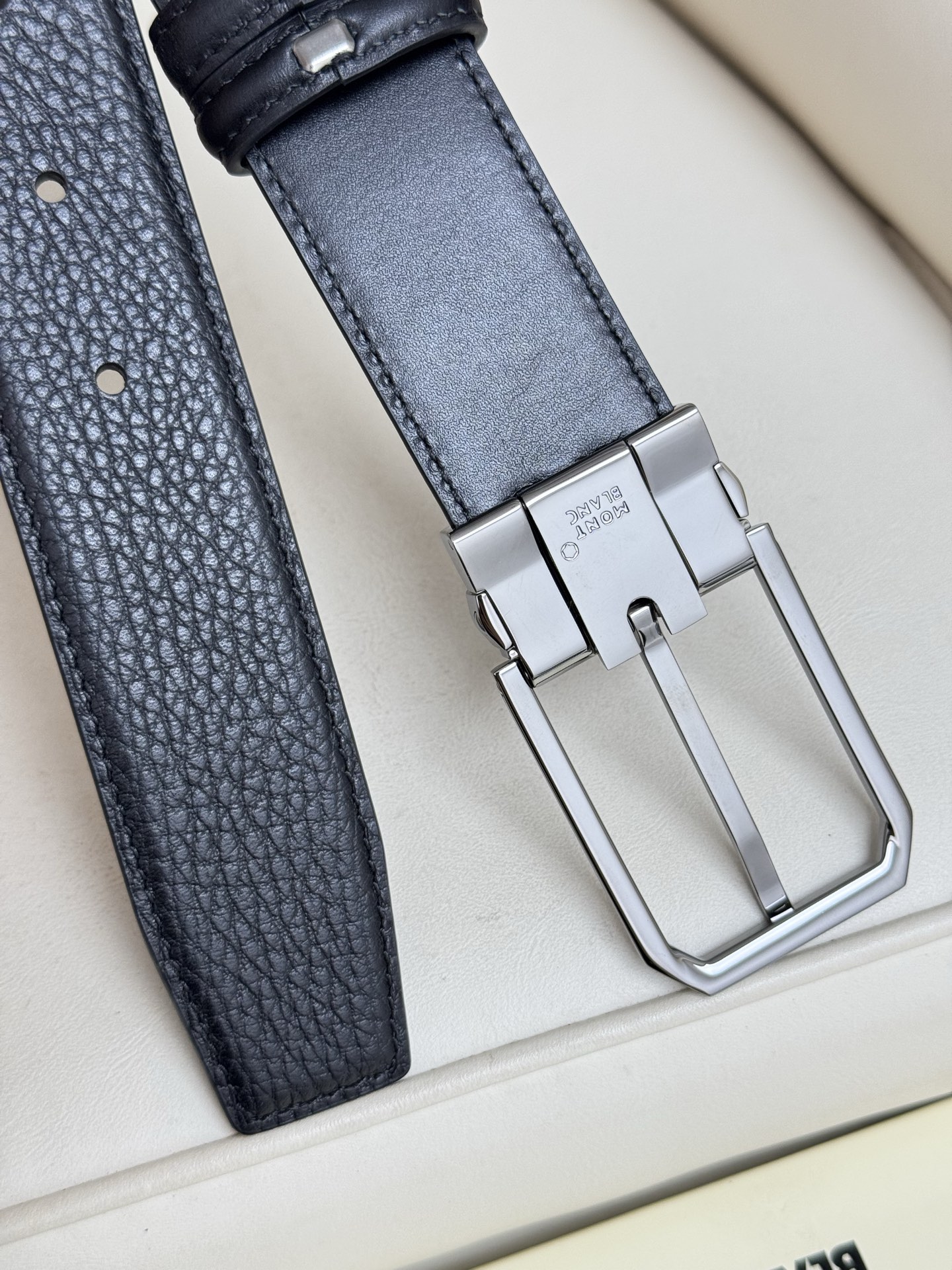 上質でスタイリッシュなベルトを厳選