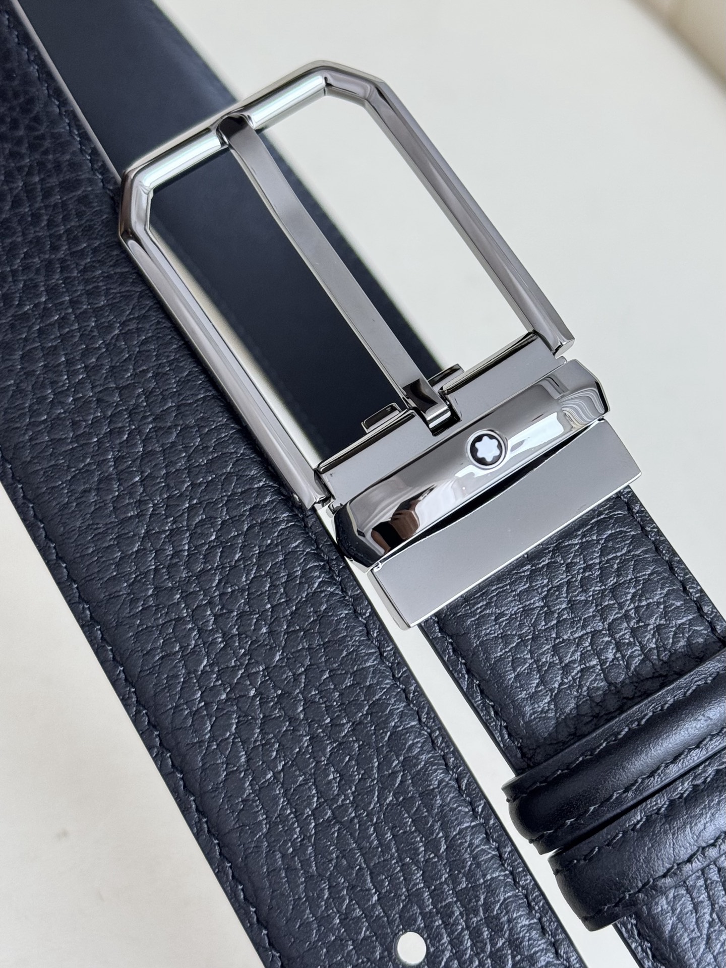 上質でスタイリッシュなベルトを厳選