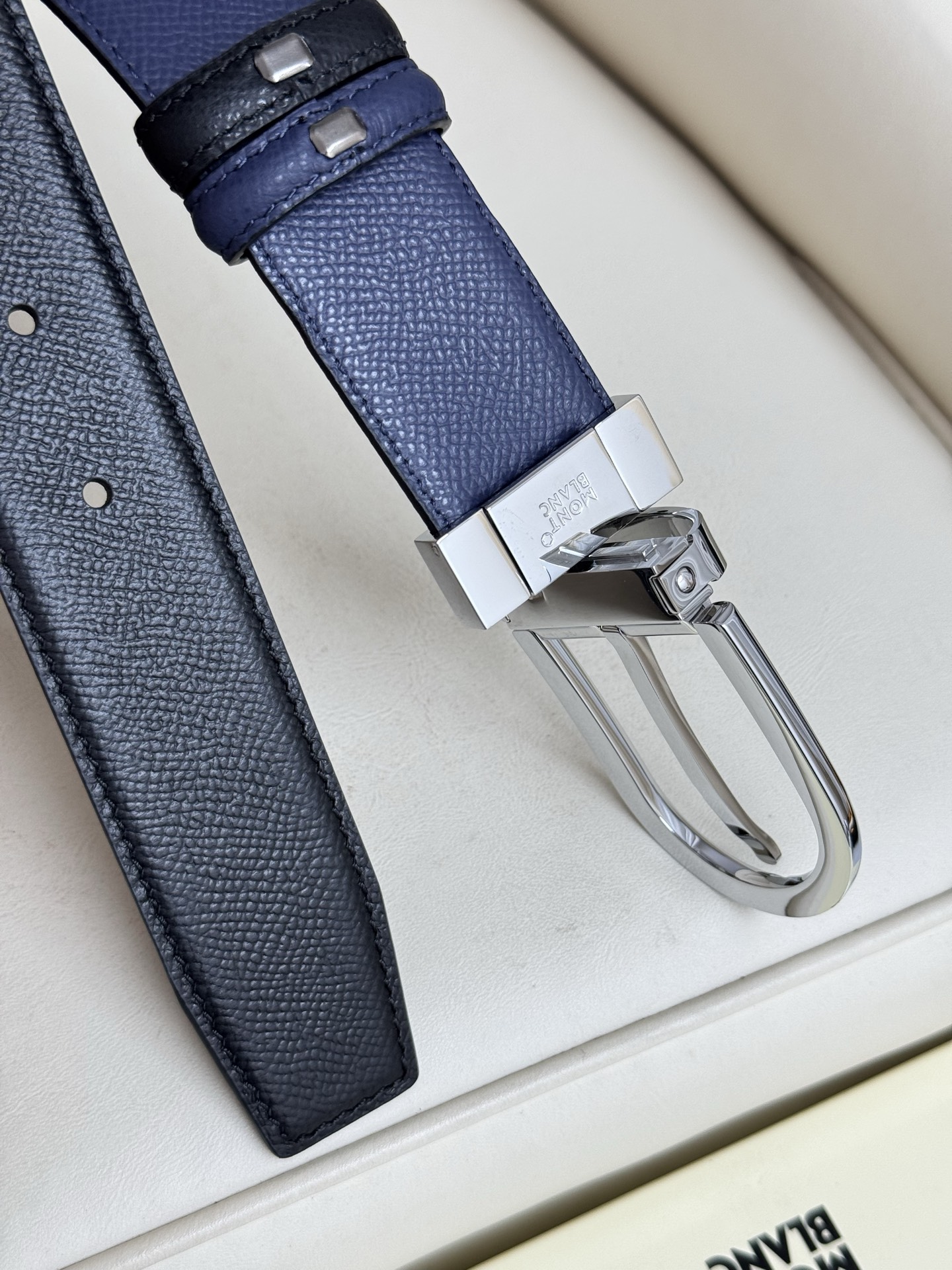 上質でスタイリッシュなベルトを厳選