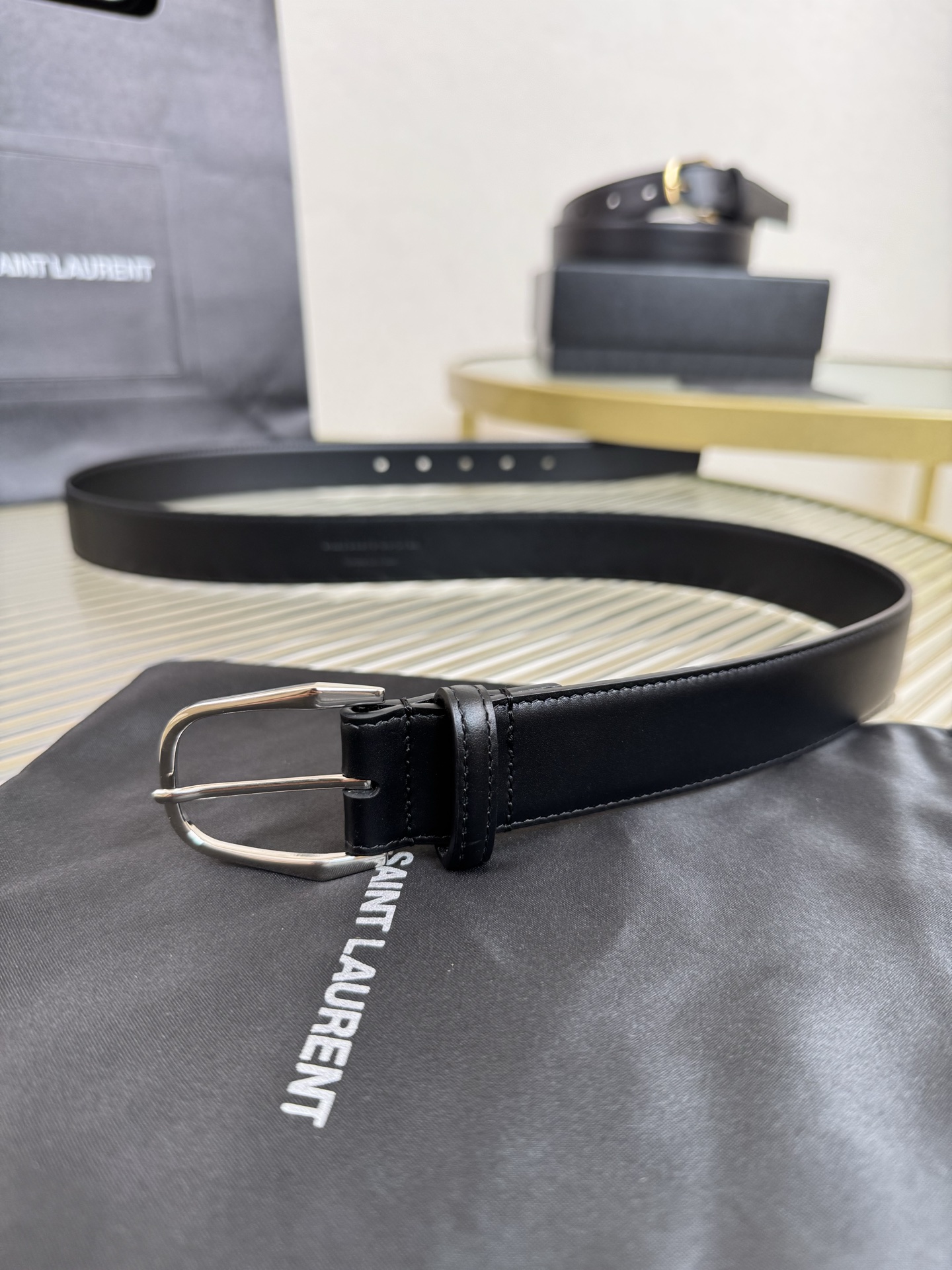 2025 开春秀款Saint Laurent 圣罗兰女士腰带皮带 原厂真金电渡扣头，意大利原厂皮，宽3.