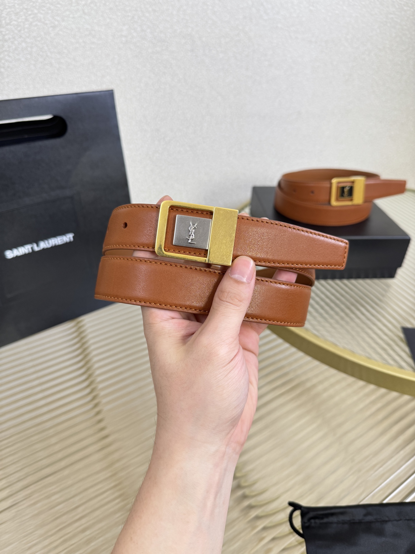 2025 开春秀款Saint Laurent 圣罗兰女士腰带皮带 原厂真金电渡扣头，意大利原厂皮，宽3.