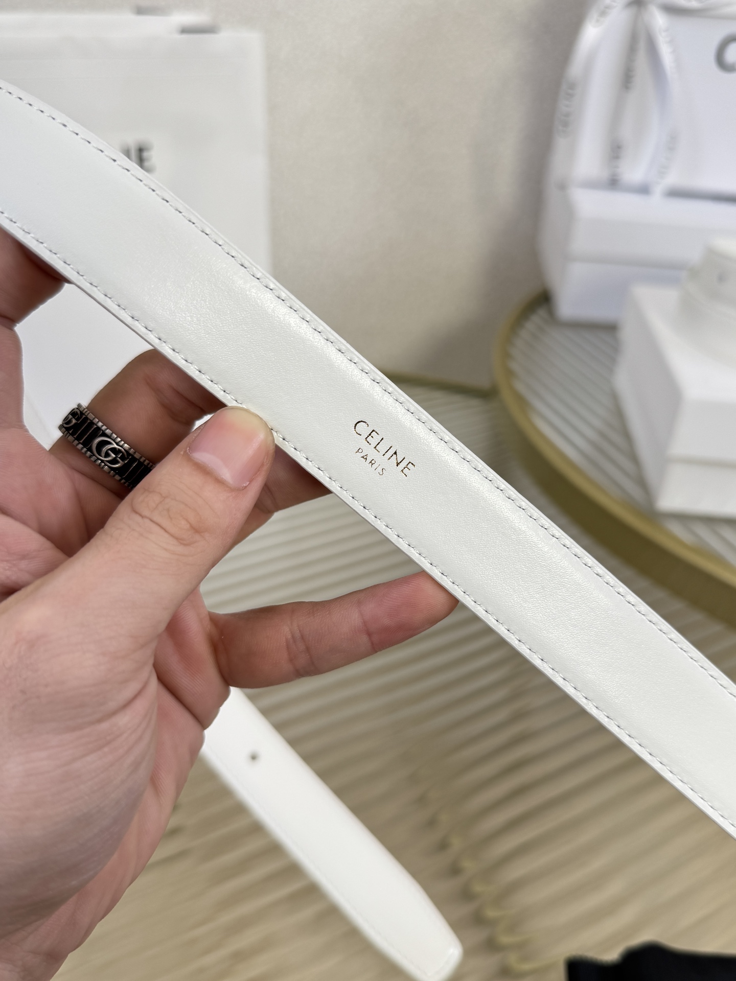 赛琳女装原单新款宽度:2.5cm精品凯旋门铜扣，正品复刻进口精选优质头层小牛皮，全粒面小牛皮，正版烫金l