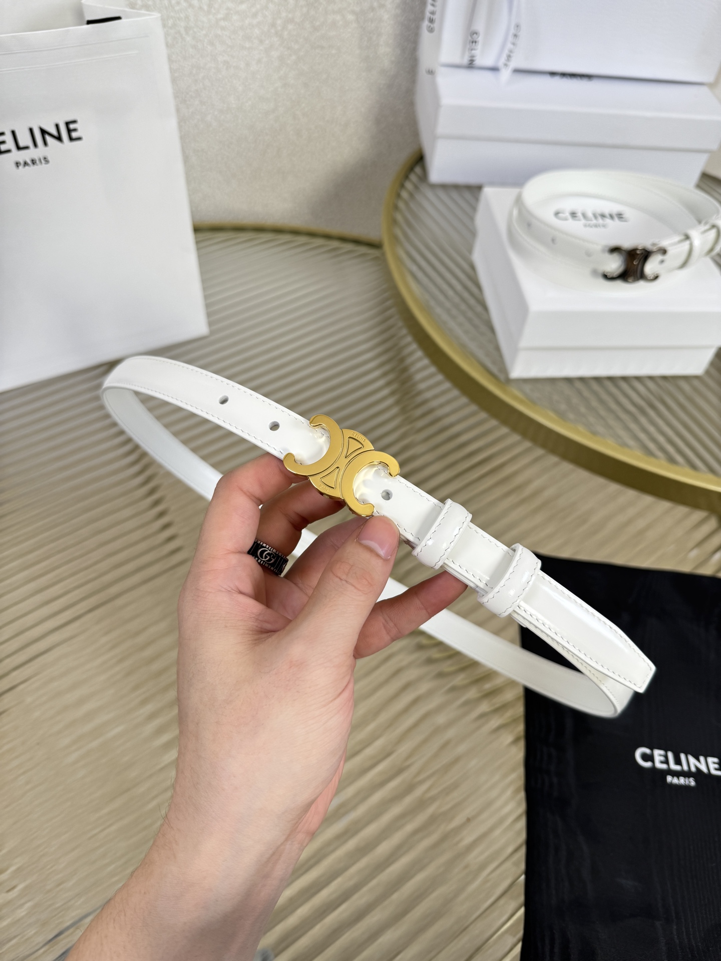 赛琳女装原单新款宽度:1.8cm精品凯旋门铜扣，正品复刻进口精选优质头层小牛皮，全粒面小牛皮，正版烫金l