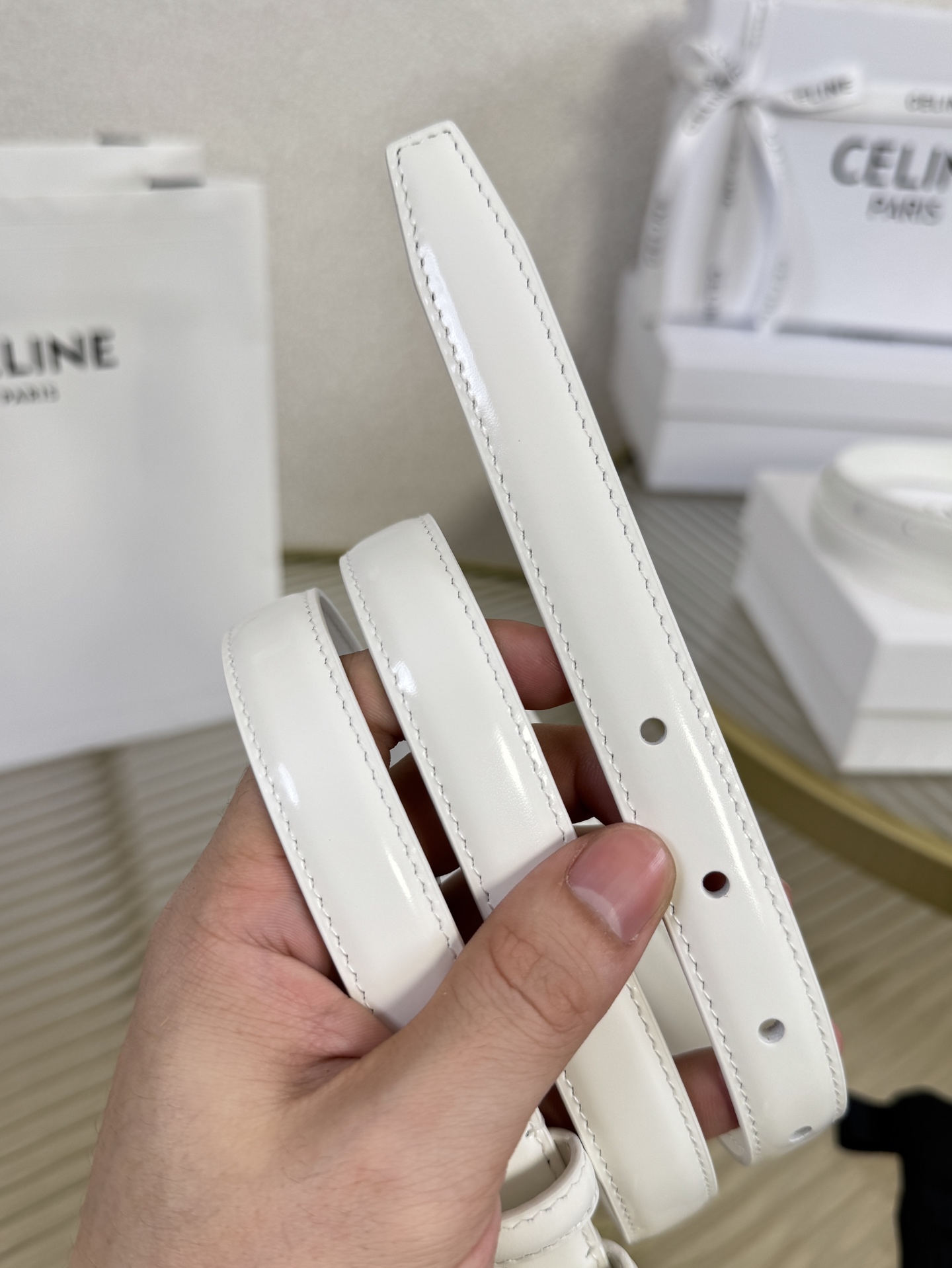 赛琳女装原单新款宽度:1.8cm精品凯旋门铜扣，正品复刻进口精选优质头层小牛皮，全粒面小牛皮，正版烫金l