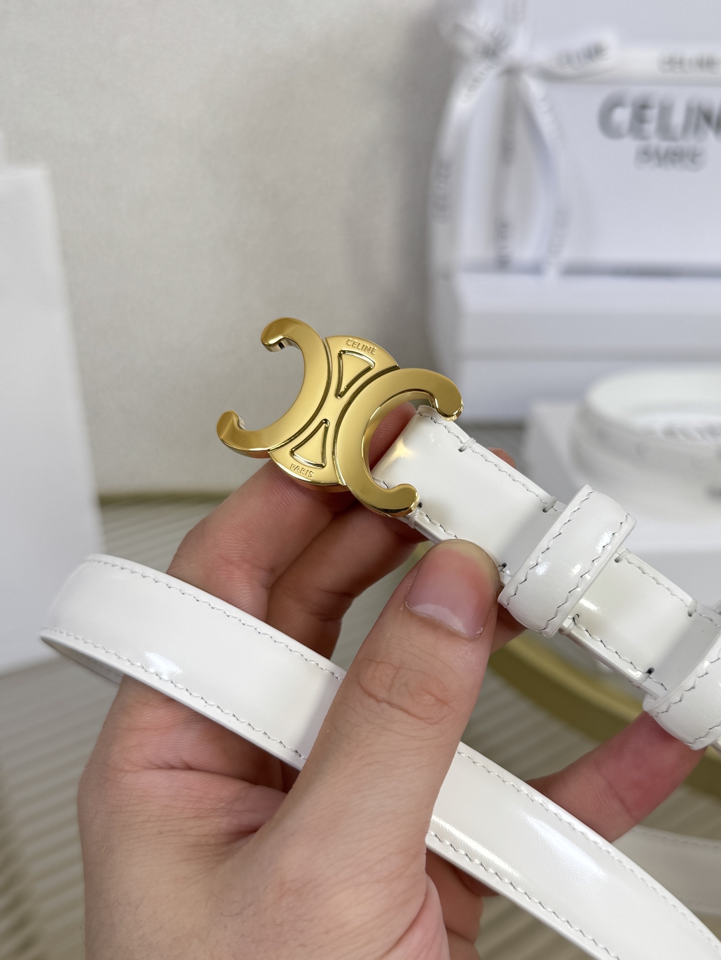 赛琳女装原单新款宽度:1.8cm精品凯旋门铜扣，正品复刻进口精选优质头层小牛皮，全粒面小牛皮，正版烫金l