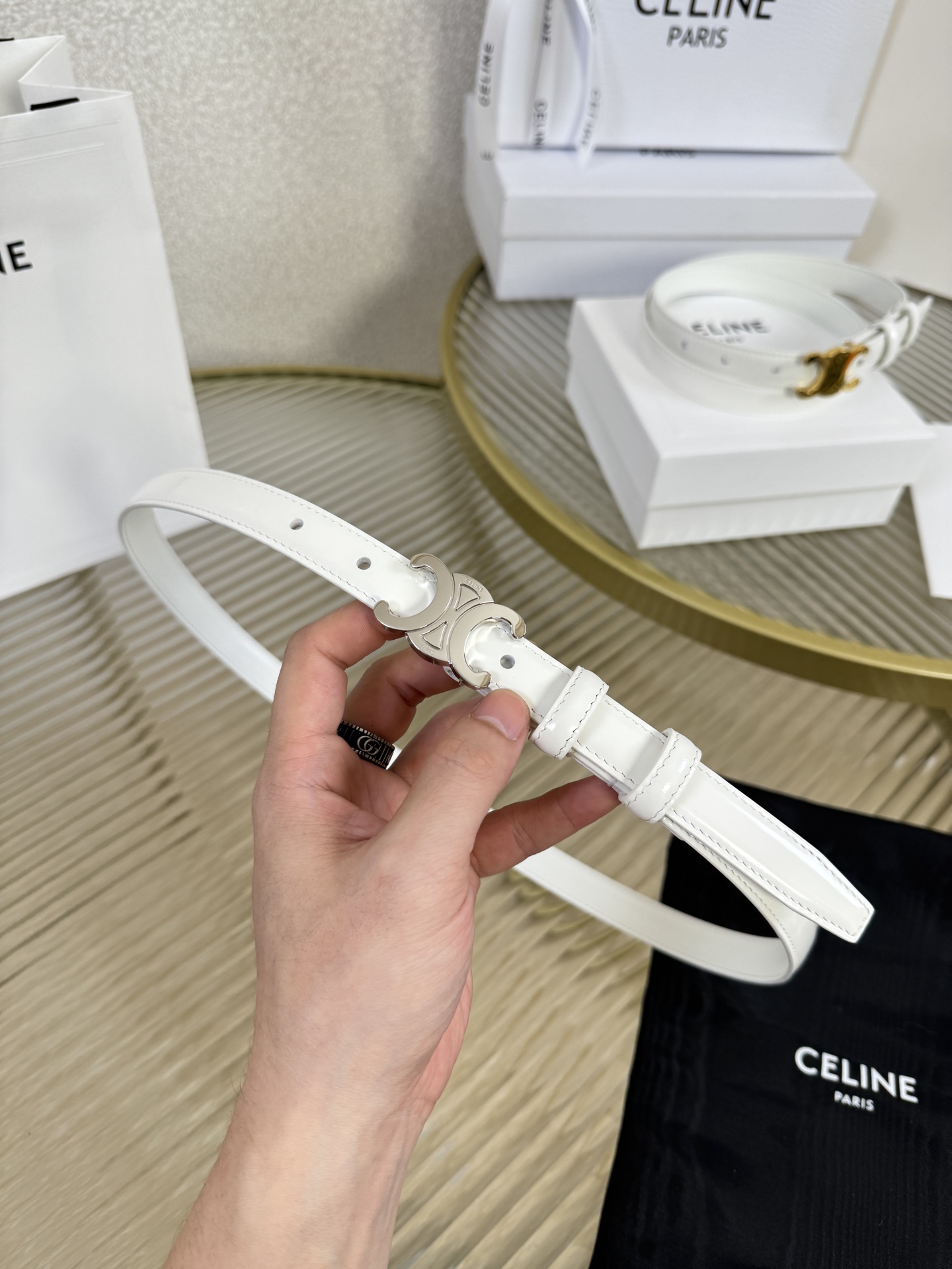 赛琳女装原单新款宽度:1.8cm精品凯旋门铜扣，正品复刻进口精选优质头层小牛皮，全粒面小牛皮，正版烫金l