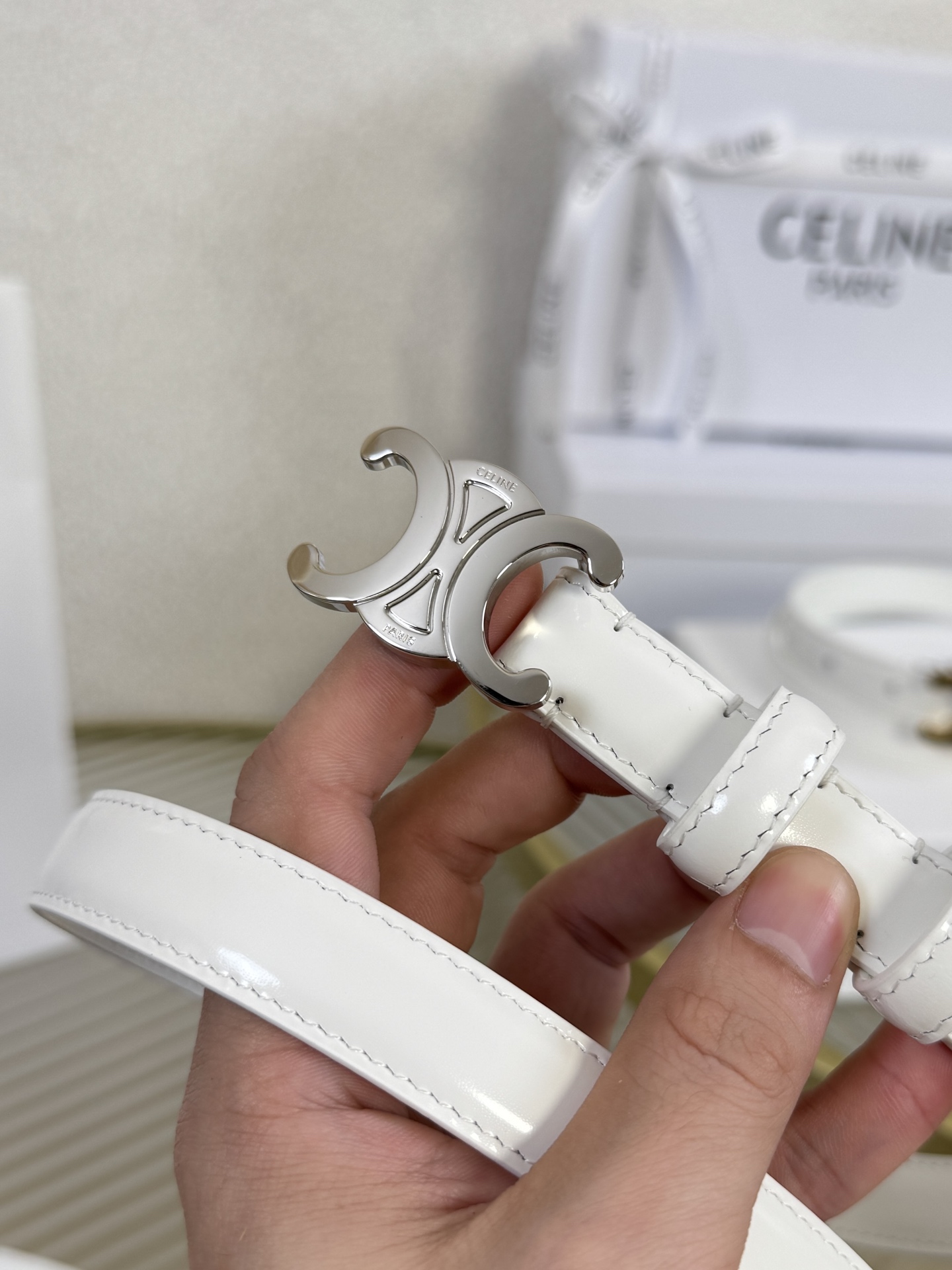 赛琳女装原单新款宽度:1.8cm精品凯旋门铜扣，正品复刻进口精选优质头层小牛皮，全粒面小牛皮，正版烫金l