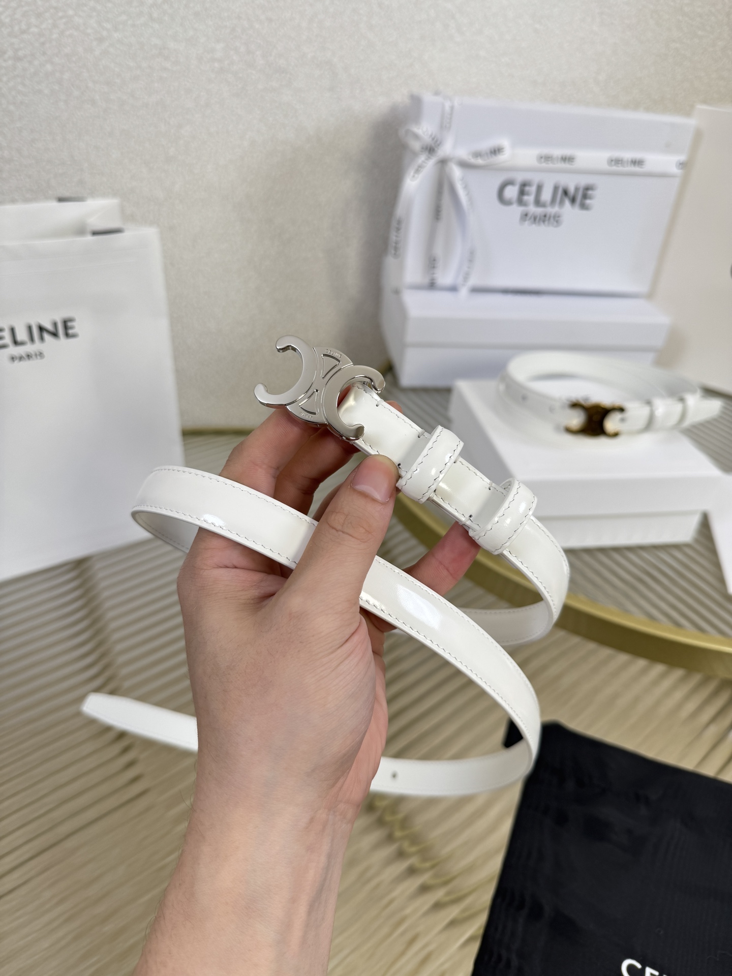 赛琳女装原单新款宽度:1.8cm精品凯旋门铜扣，正品复刻进口精选优质头层小牛皮，全粒面小牛皮，正版烫金l