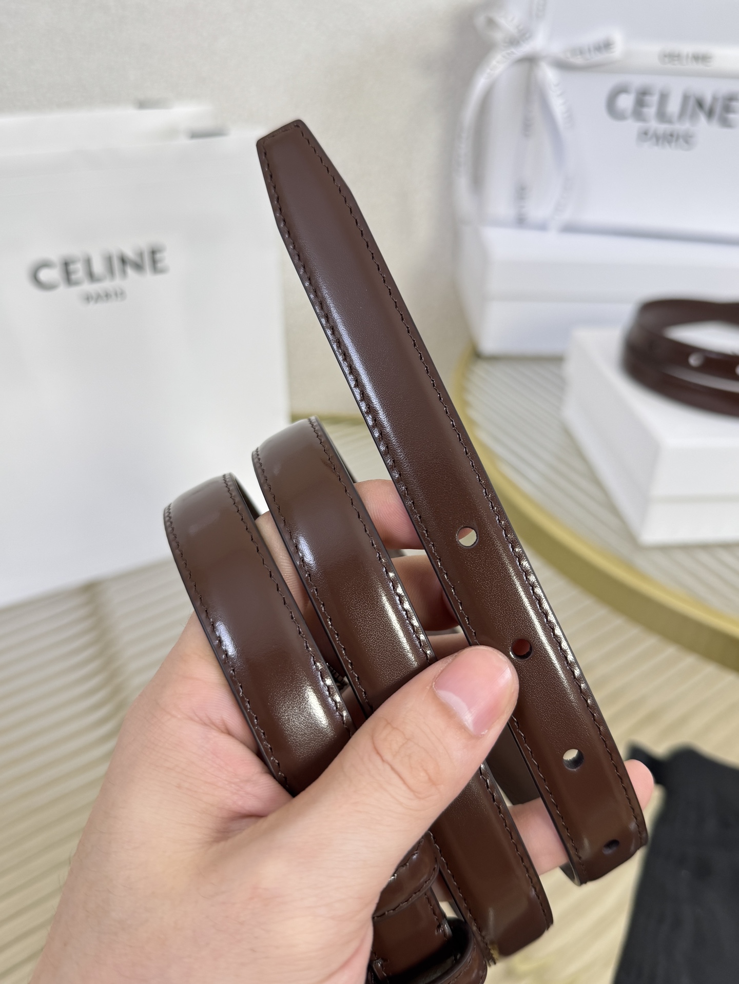 赛琳女装原单新款宽度:1.8cm精品凯旋门铜扣，正品复刻进口精选优质头层小牛皮，全粒面小牛皮，正版烫金l