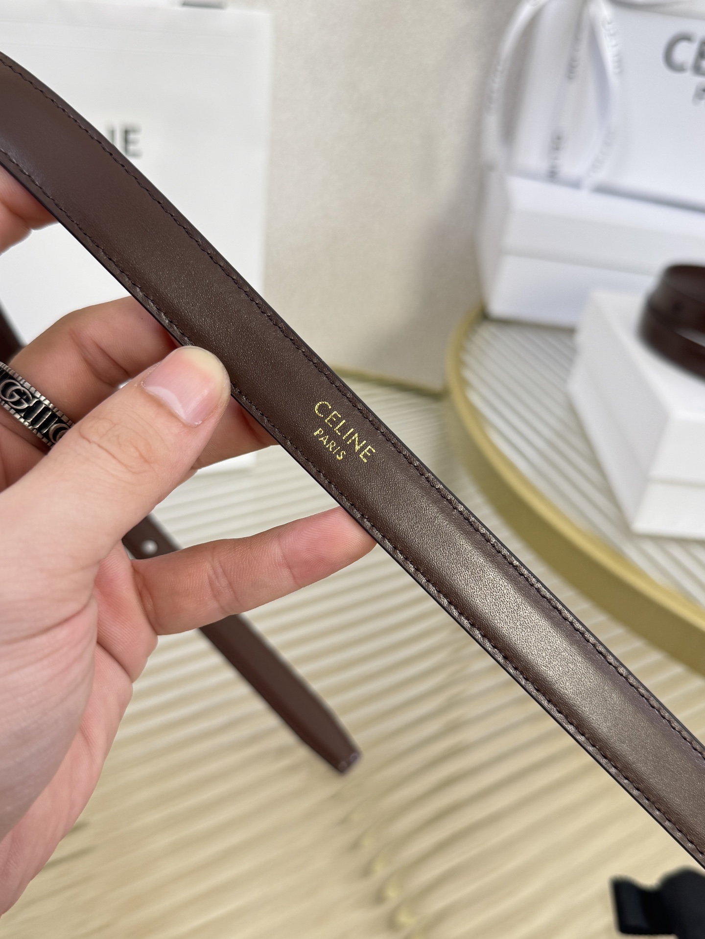 赛琳女装原单新款宽度:1.8cm精品凯旋门铜扣，正品复刻进口精选优质头层小牛皮，全粒面小牛皮，正版烫金l