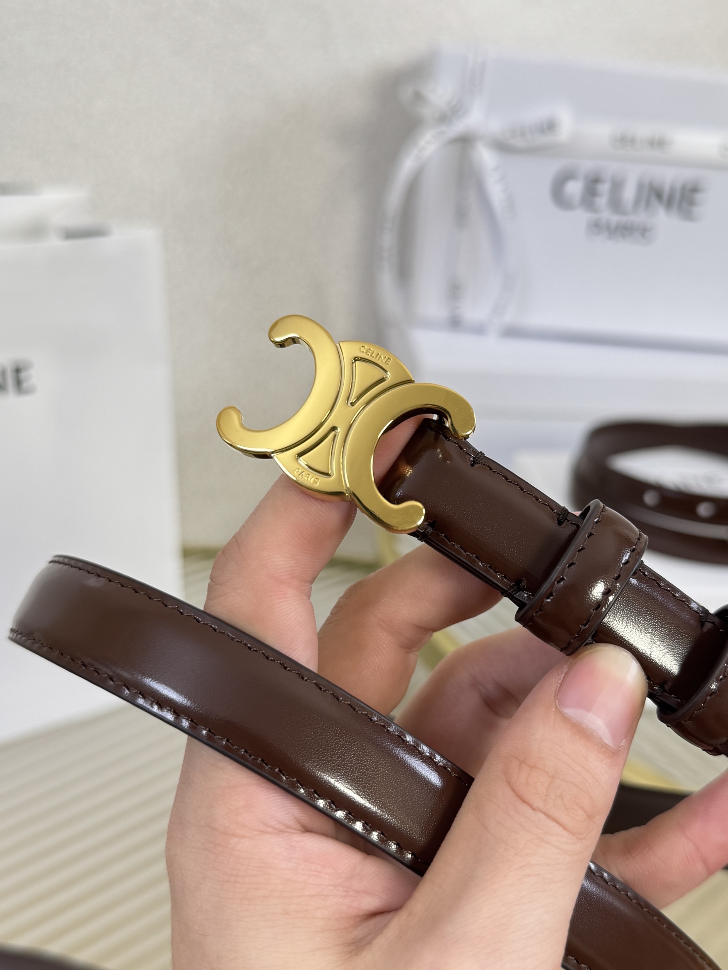 赛琳女装原单新款宽度:1.8cm精品凯旋门铜扣，正品复刻进口精选优质头层小牛皮，全粒面小牛皮，正版烫金l