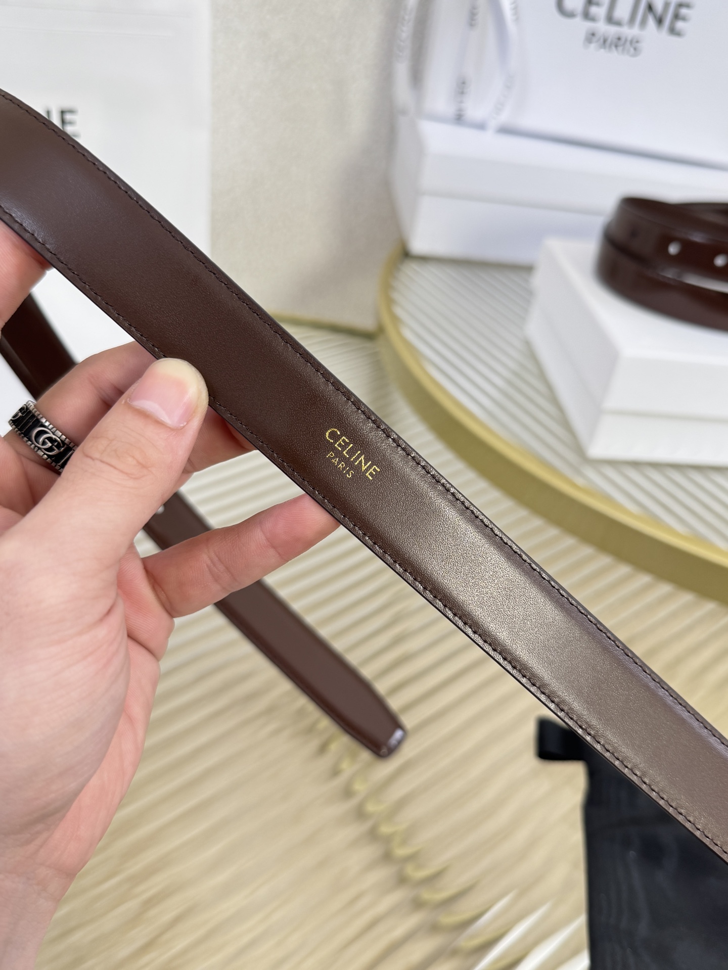 赛琳女装原单新款宽度:2.5cm精品凯旋门铜扣，正品复刻进口精选优质头层小牛皮，全粒面小牛皮，正版烫金l