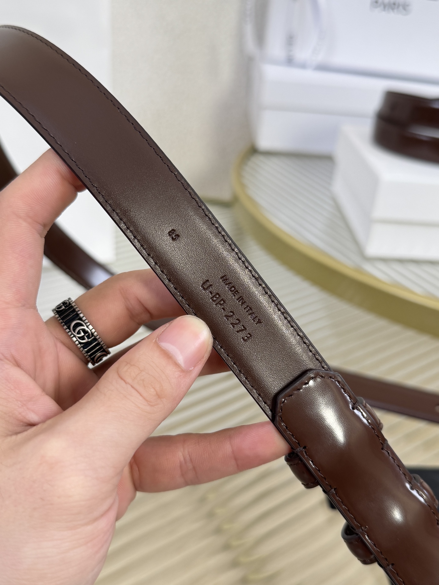 赛琳女装原单新款宽度:2.5cm精品凯旋门铜扣，正品复刻进口精选优质头层小牛皮，全粒面小牛皮，正版烫金l