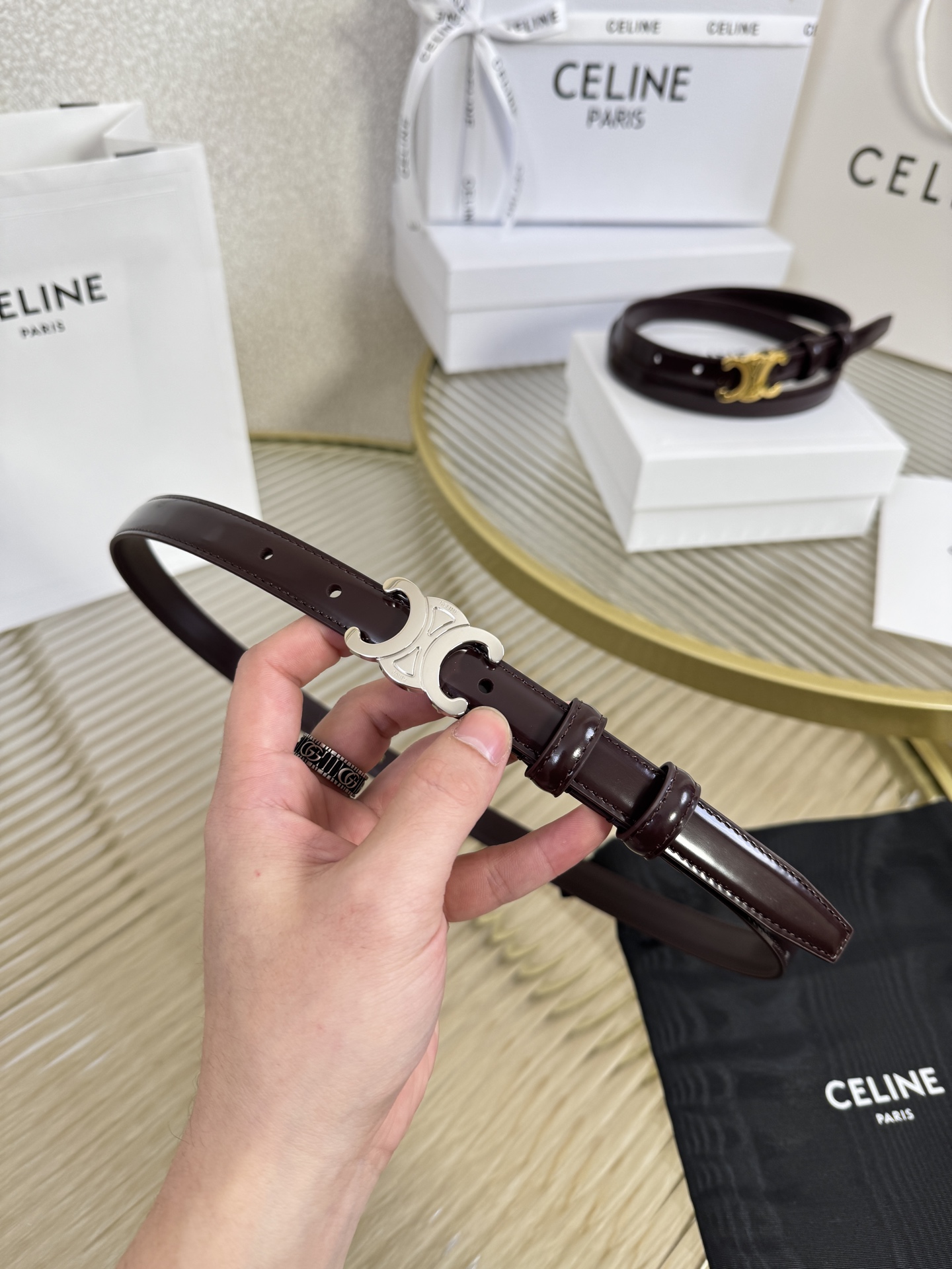 赛琳女装原单新款宽度:1.8cm精品凯旋门铜扣，正品复刻进口精选优质头层小牛皮，全粒面小牛皮，正版烫金l