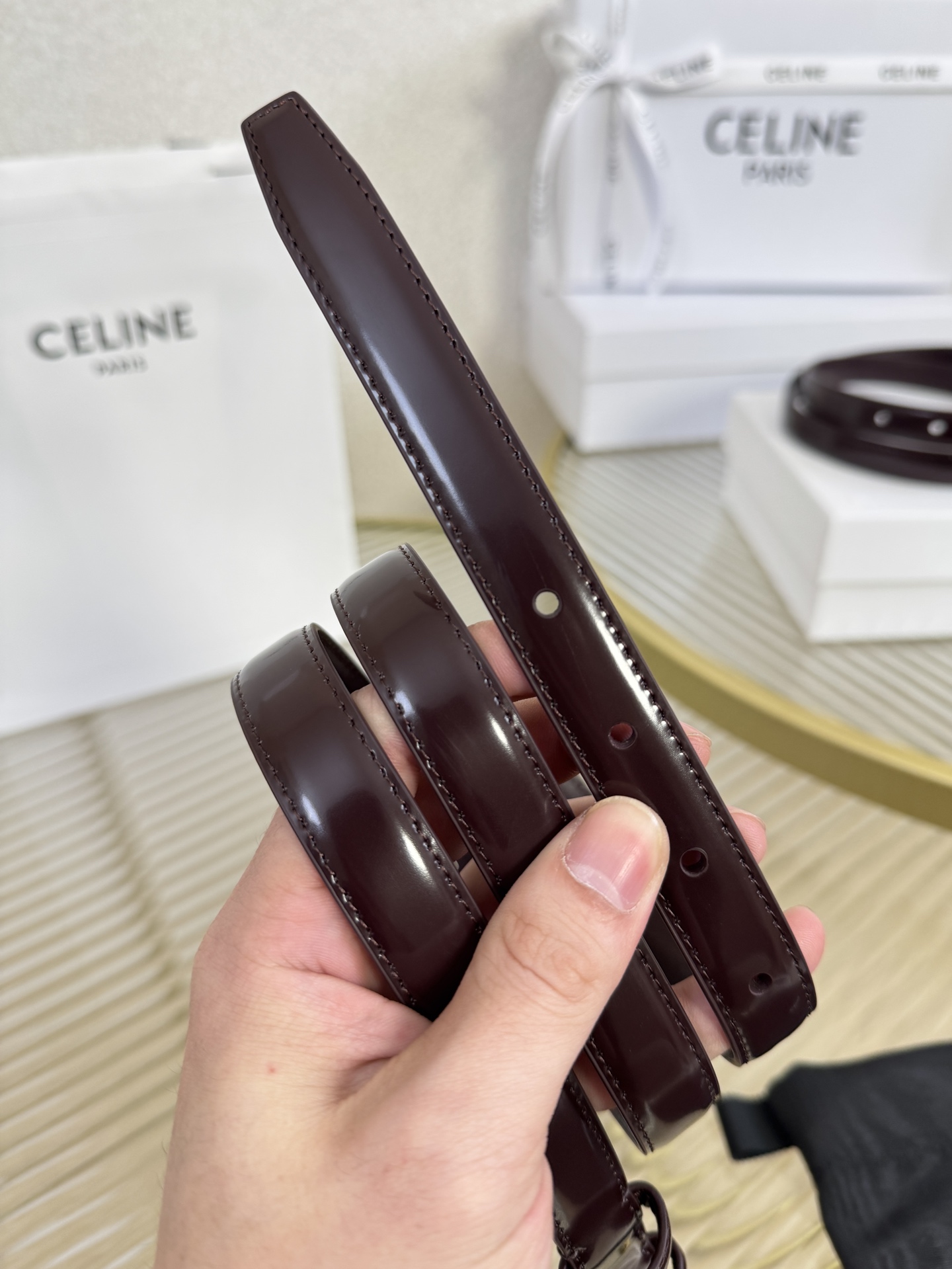 赛琳女装原单新款宽度:1.8cm精品凯旋门铜扣，正品复刻进口精选优质头层小牛皮，全粒面小牛皮，正版烫金l