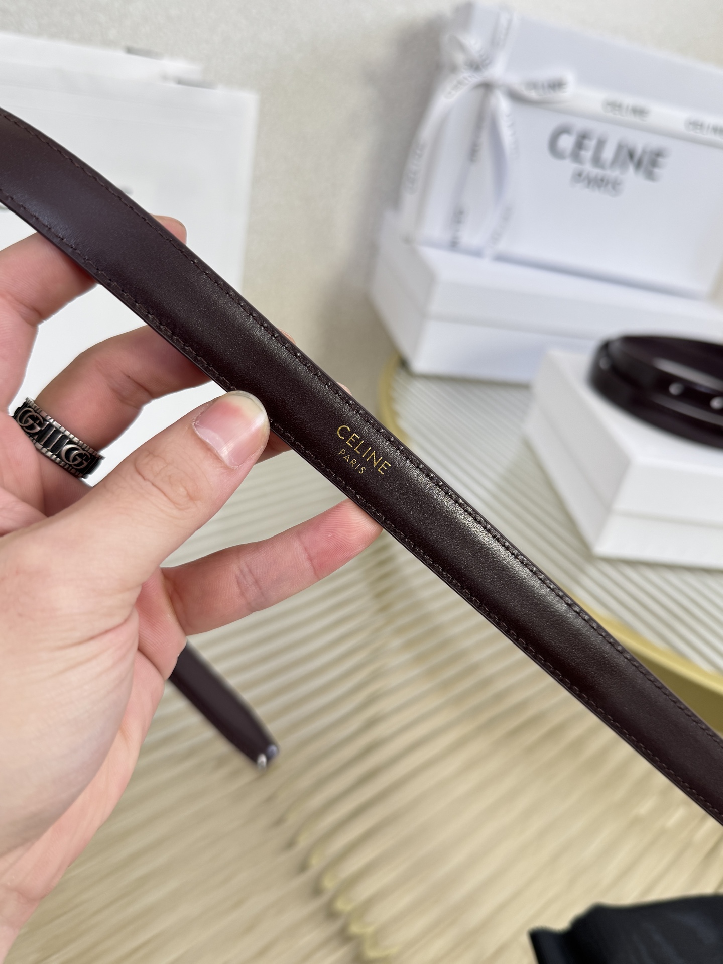 赛琳女装原单新款宽度:1.8cm精品凯旋门铜扣，正品复刻进口精选优质头层小牛皮，全粒面小牛皮，正版烫金l