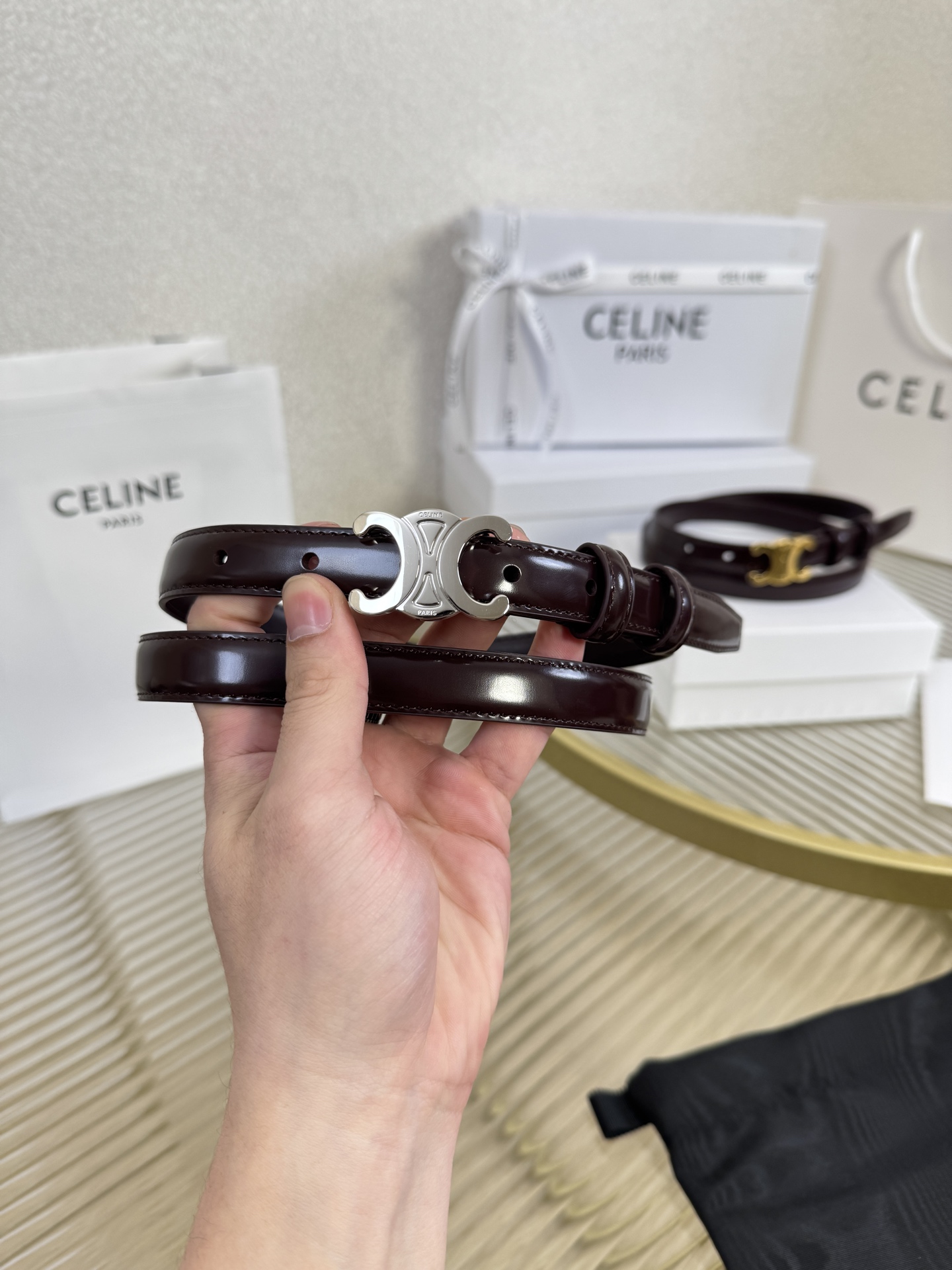 赛琳女装原单新款宽度:1.8cm精品凯旋门铜扣，正品复刻进口精选优质头层小牛皮，全粒面小牛皮，正版烫金l