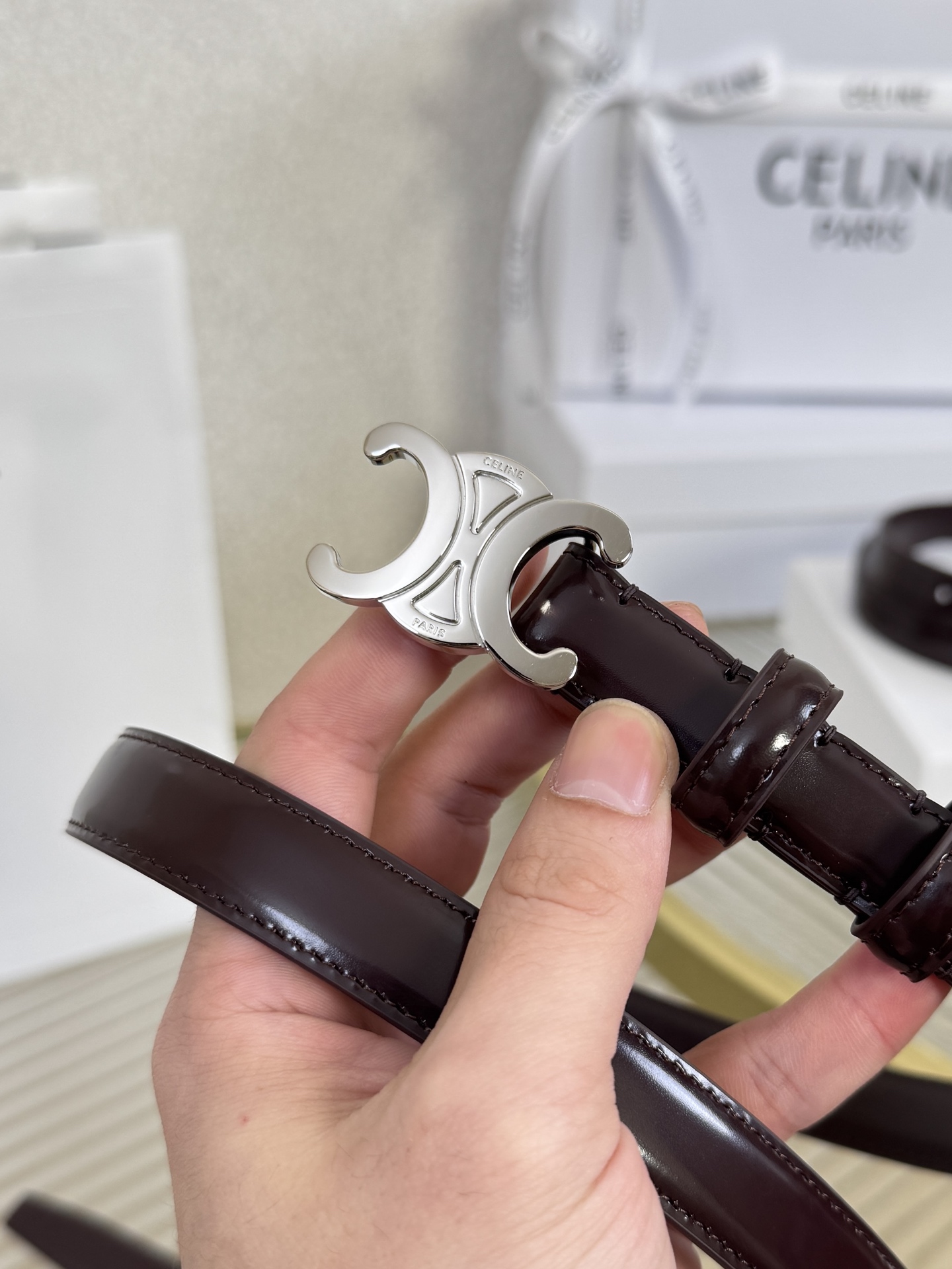 赛琳女装原单新款宽度:1.8cm精品凯旋门铜扣，正品复刻进口精选优质头层小牛皮，全粒面小牛皮，正版烫金l