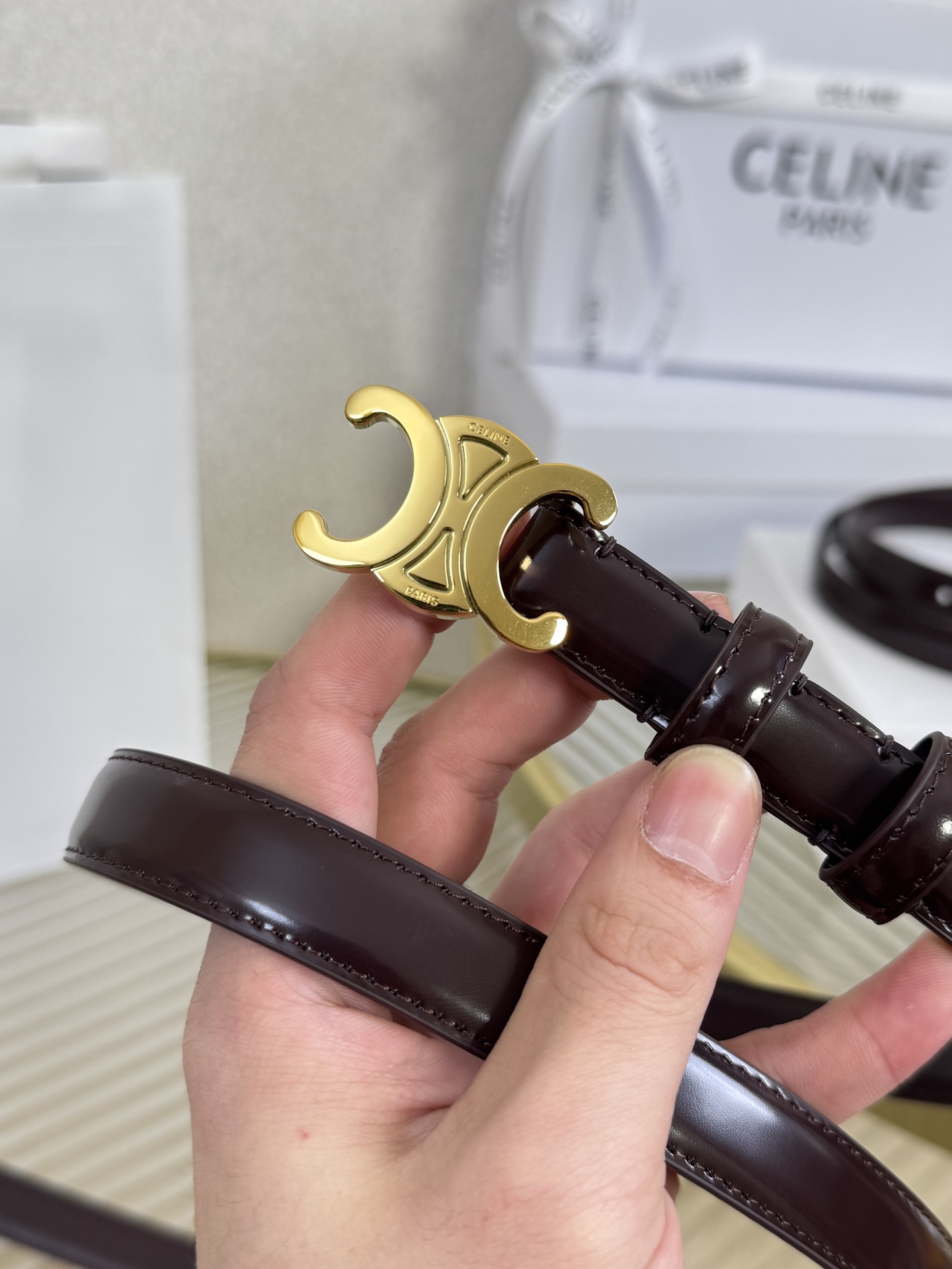 赛琳女装原单新款宽度:1.8cm精品凯旋门铜扣，正品复刻进口精选优质头层小牛皮，全粒面小牛皮，正版烫金l