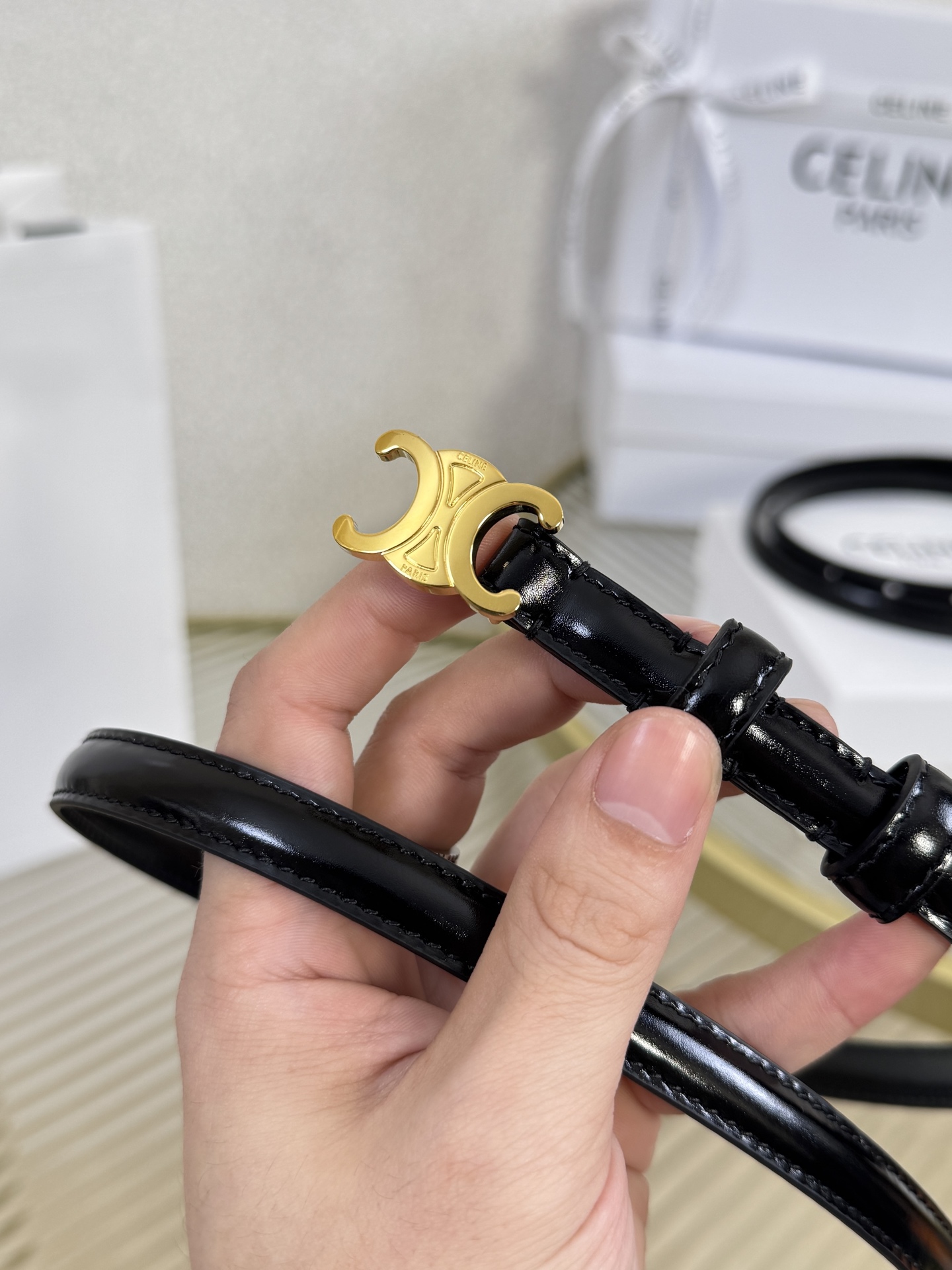 赛琳女装原单新款宽度:1.3cm精品凯旋门铜扣，正品复刻进口精选优质头层小牛皮，全粒面小牛皮，正版烫金l