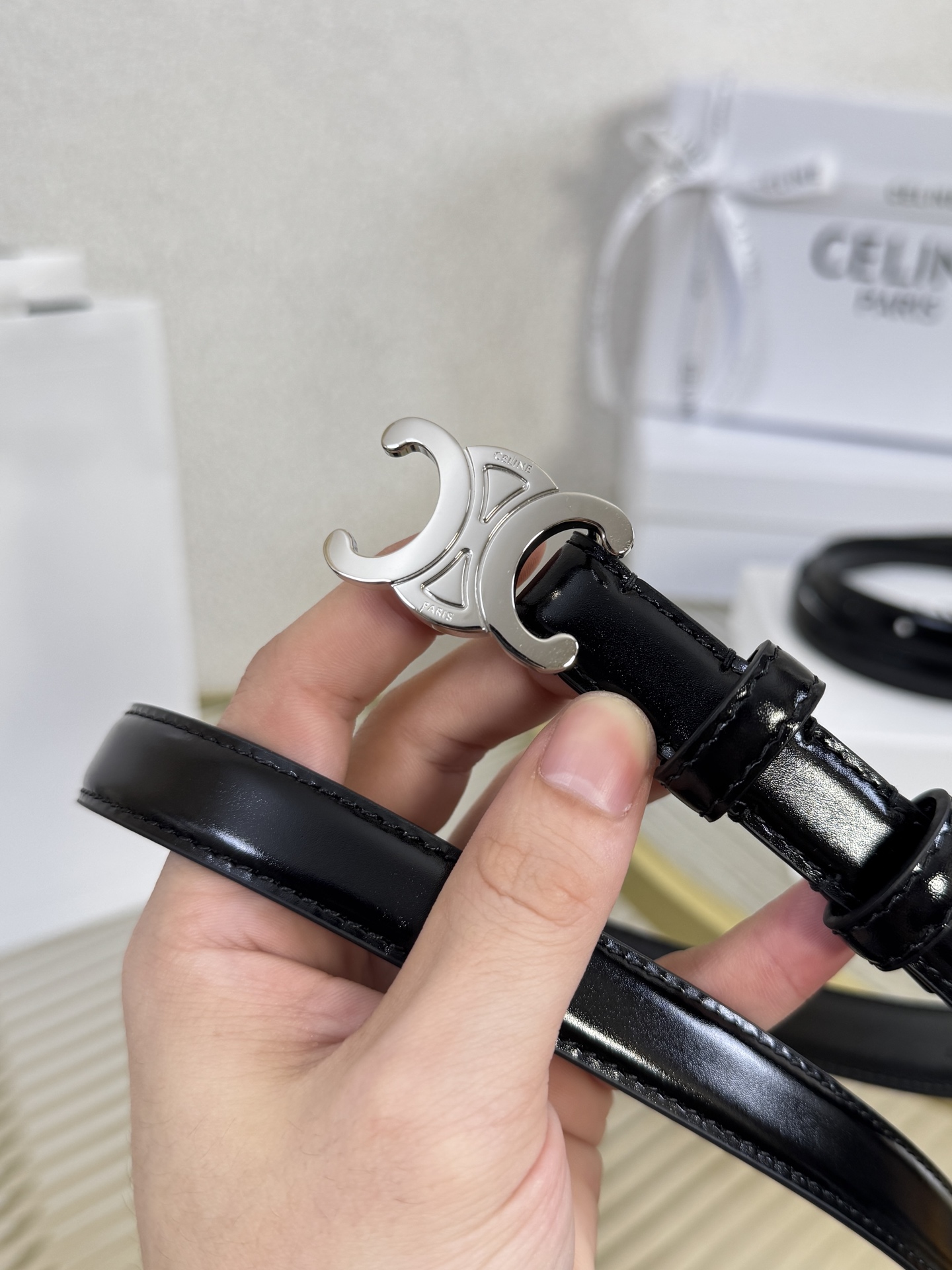 赛琳女装原单新款宽度:1.8cm精品凯旋门铜扣，正品复刻进口精选优质头层小牛皮，全粒面小牛皮，正版烫金l