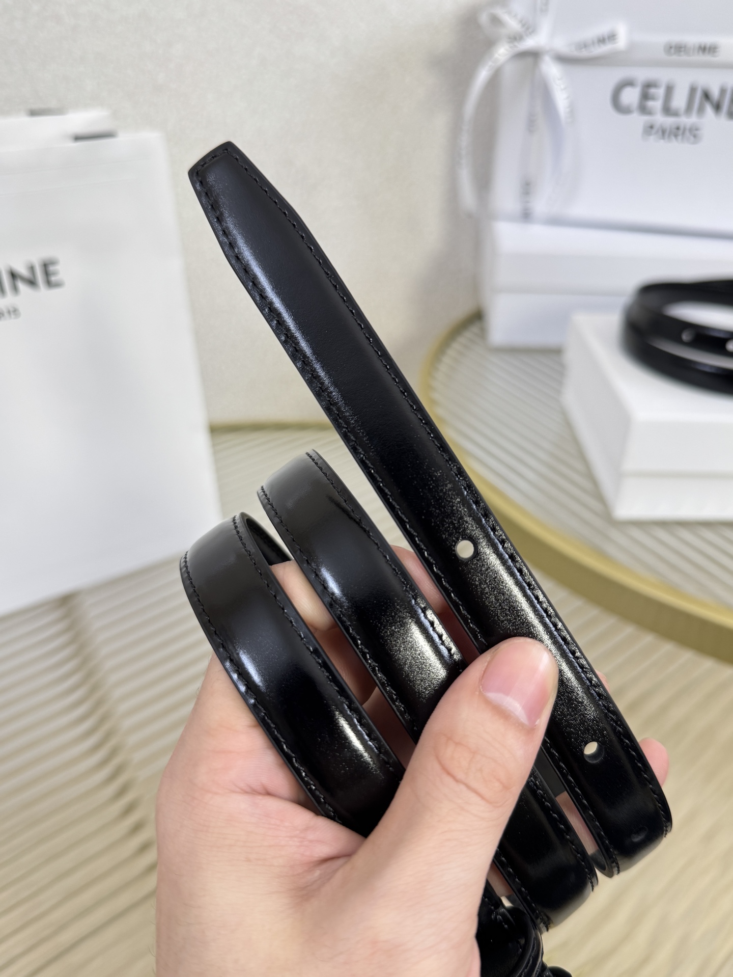 赛琳女装原单新款宽度:1.8cm精品凯旋门铜扣，正品复刻进口精选优质头层小牛皮，全粒面小牛皮，正版烫金l