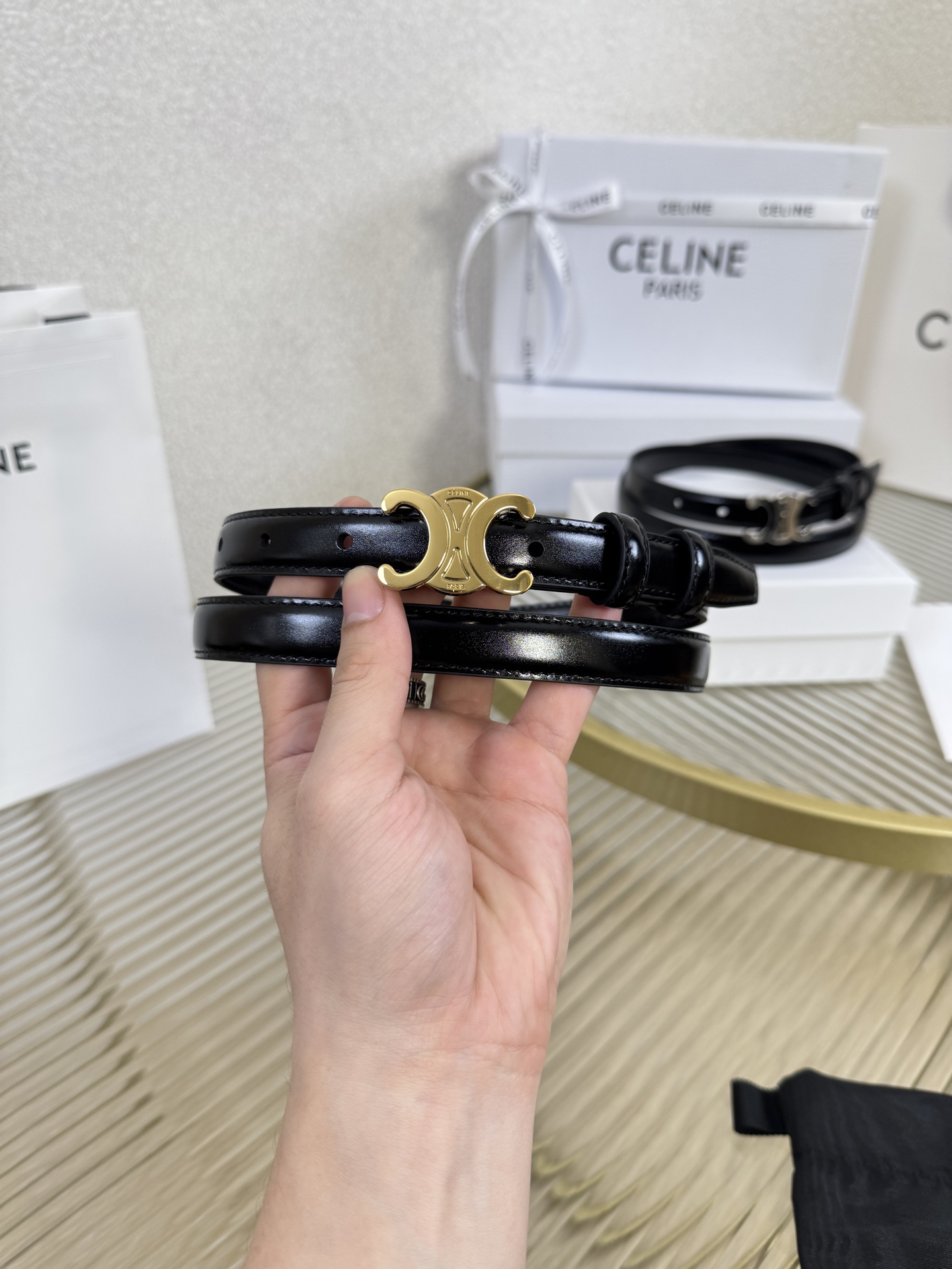 赛琳女装原单新款宽度:1.8cm精品凯旋门铜扣，正品复刻进口精选优质头层小牛皮，全粒面小牛皮，正版烫金l