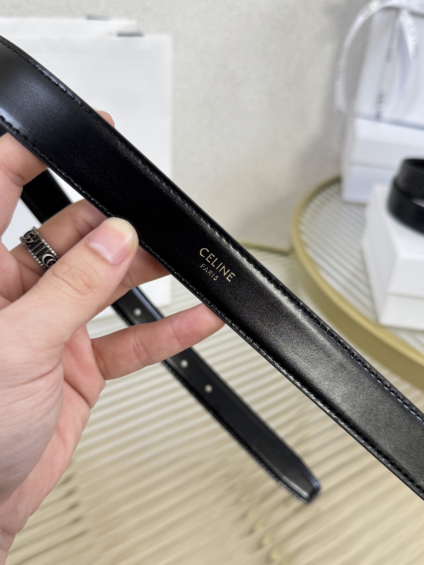 赛琳女装原单新款宽度:2.5cm精品凯旋门铜扣，正品复刻进口精选优质头层小牛皮，全粒面小牛皮，正版烫金l