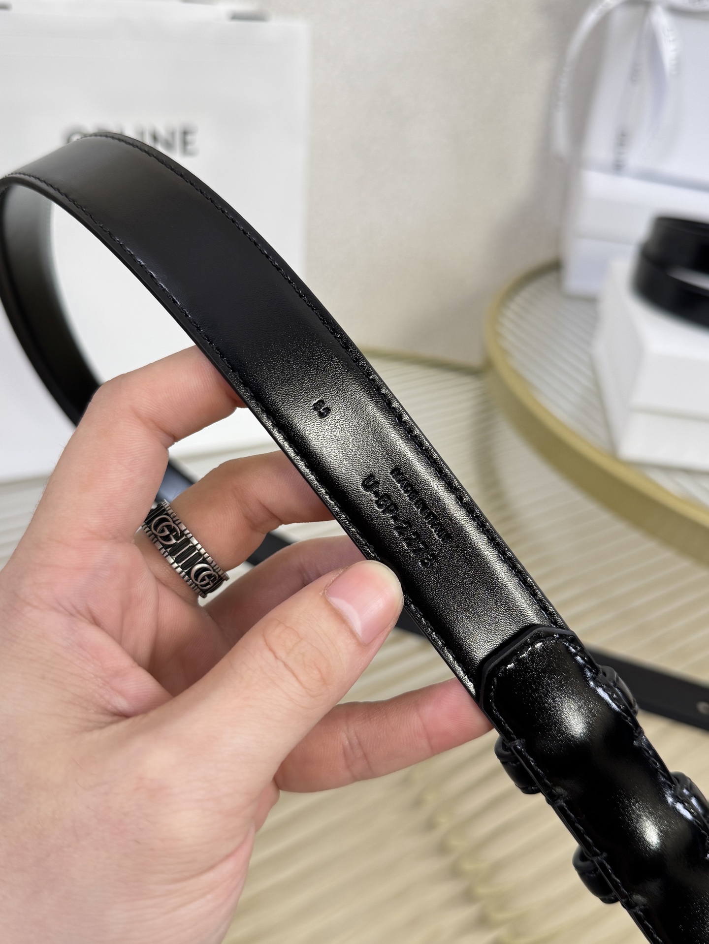 赛琳女装原单新款宽度:2.5cm精品凯旋门铜扣，正品复刻进口精选优质头层小牛皮，全粒面小牛皮，正版烫金l